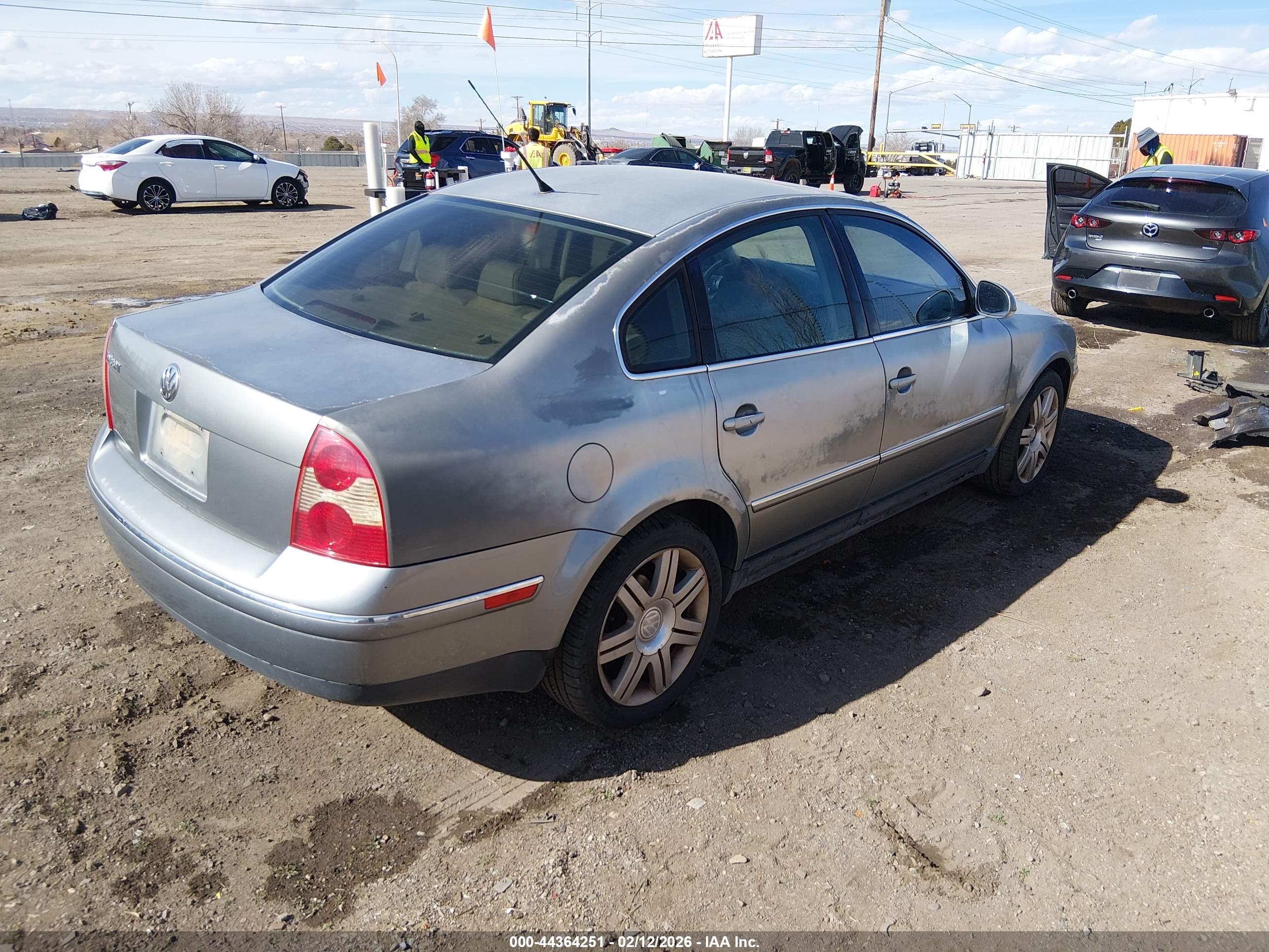 VOLKSWAGEN PASSAT image 4