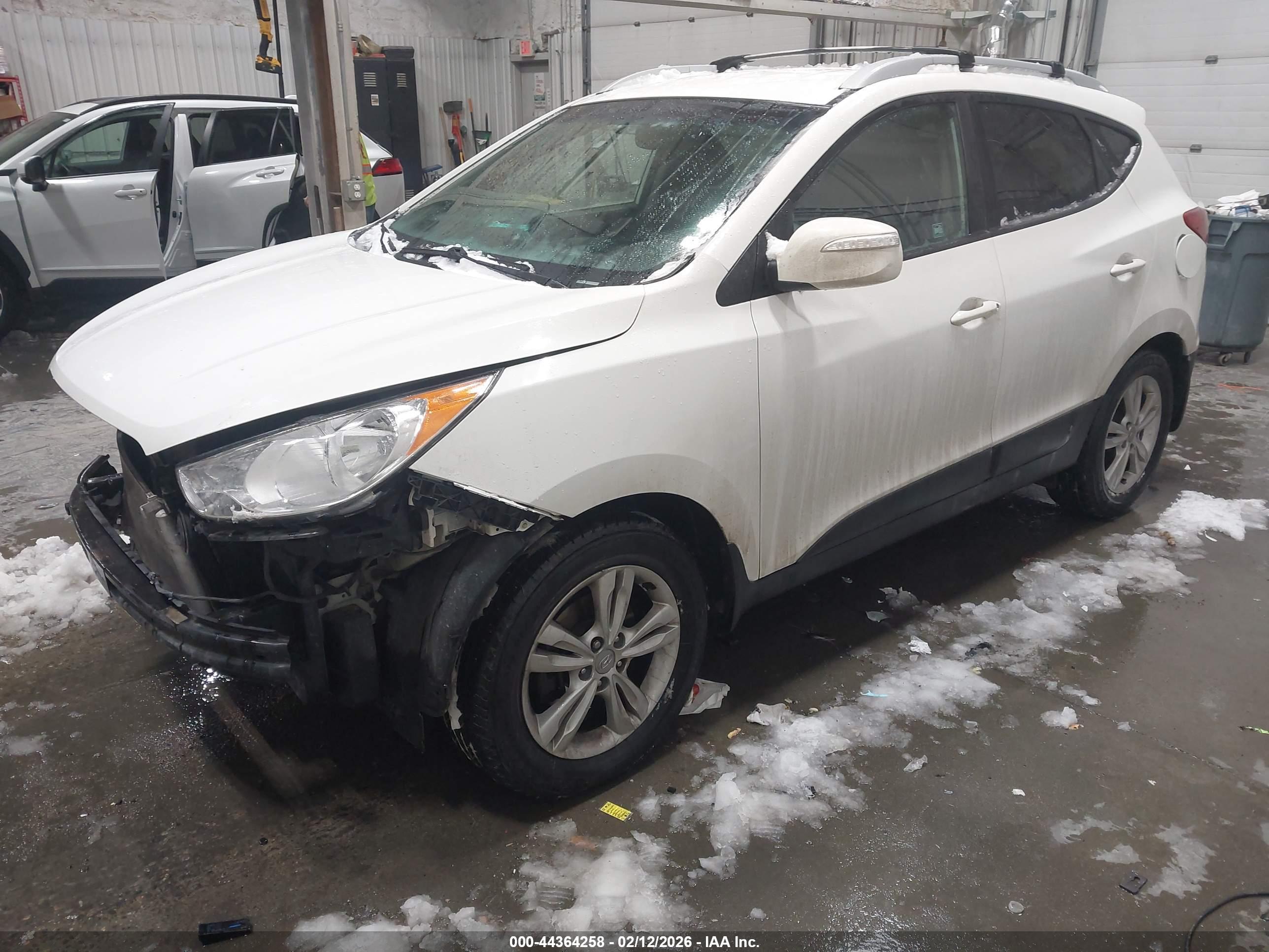 HYUNDAI TUCSON image 2