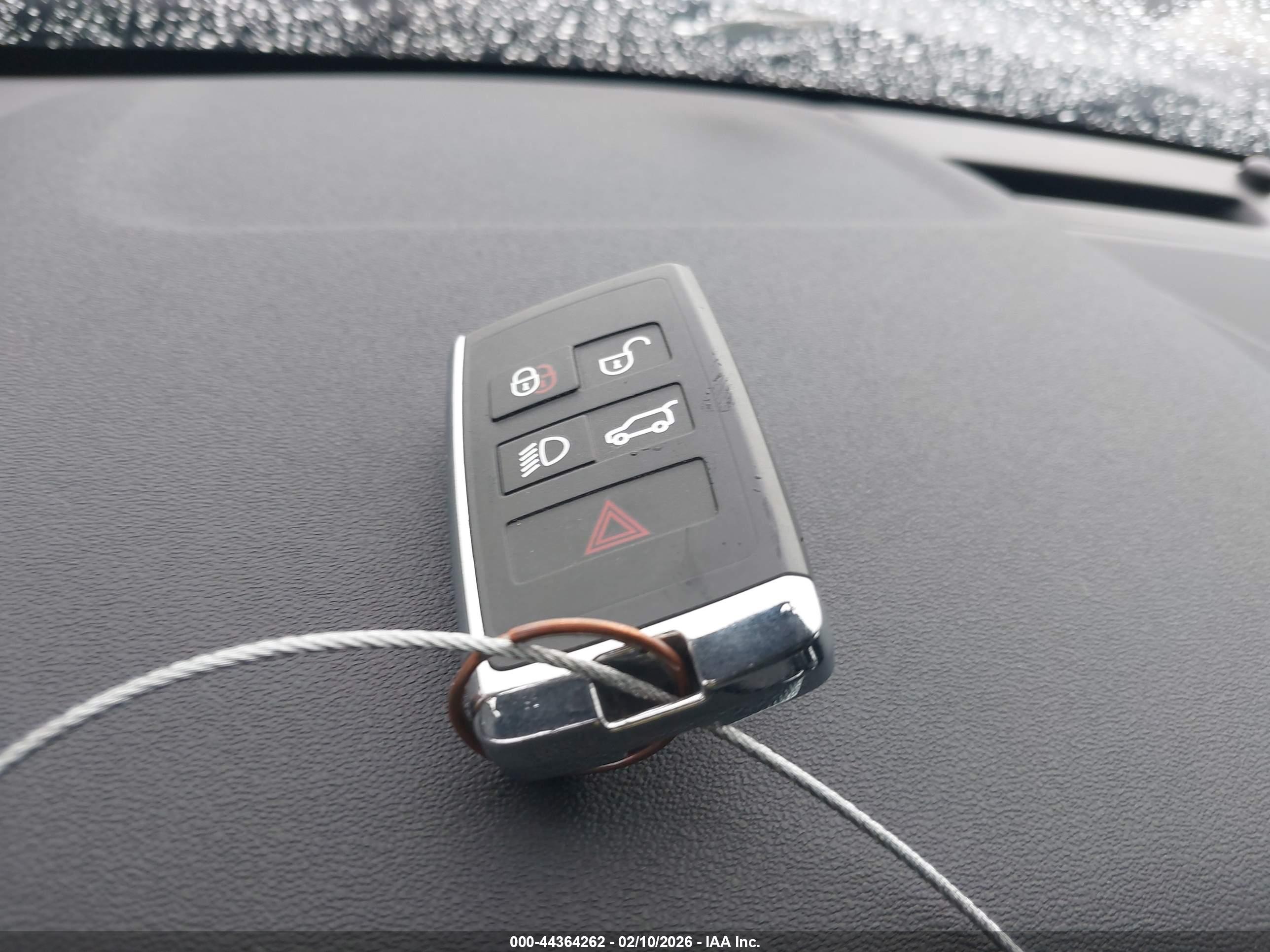 LAND ROVER image 11