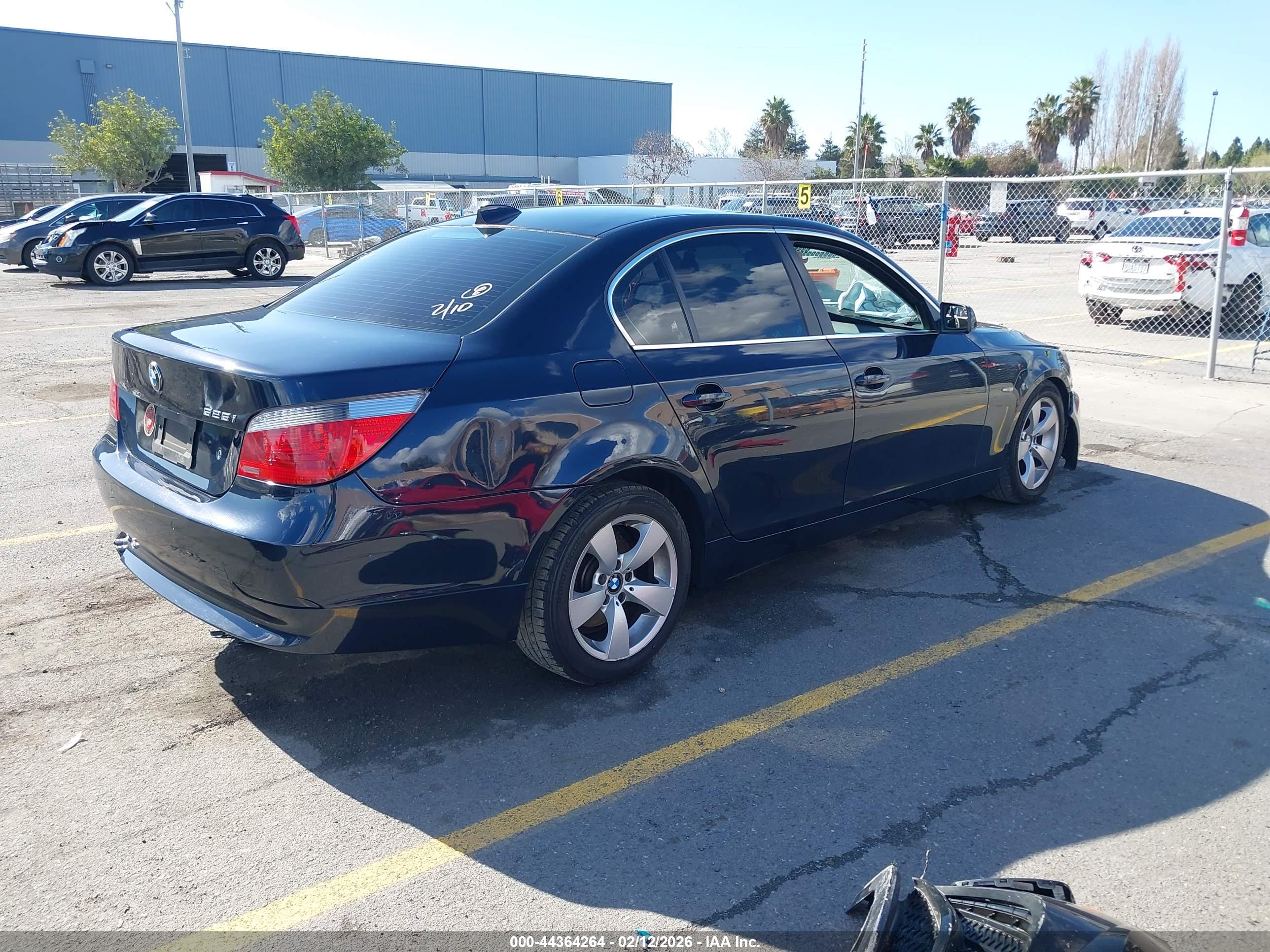 BMW 525I image 4