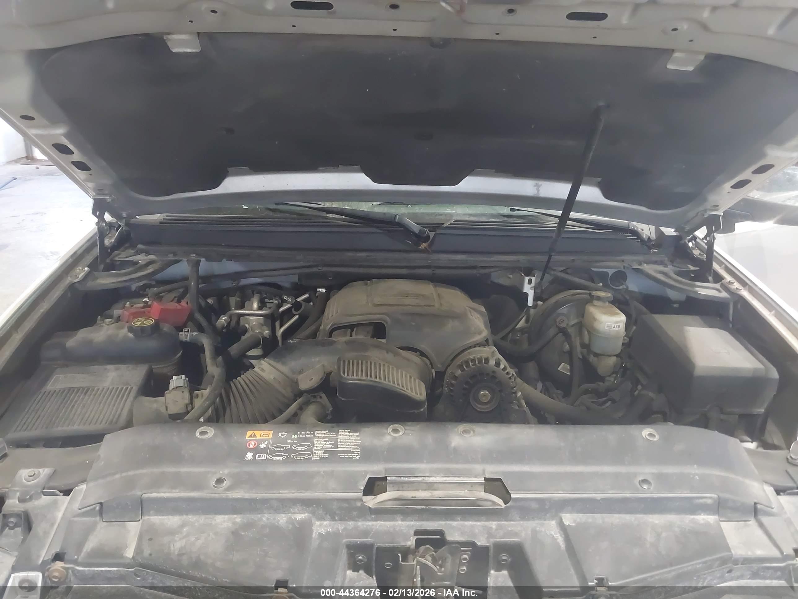 CHEVROLET SUBURBAN image 10
