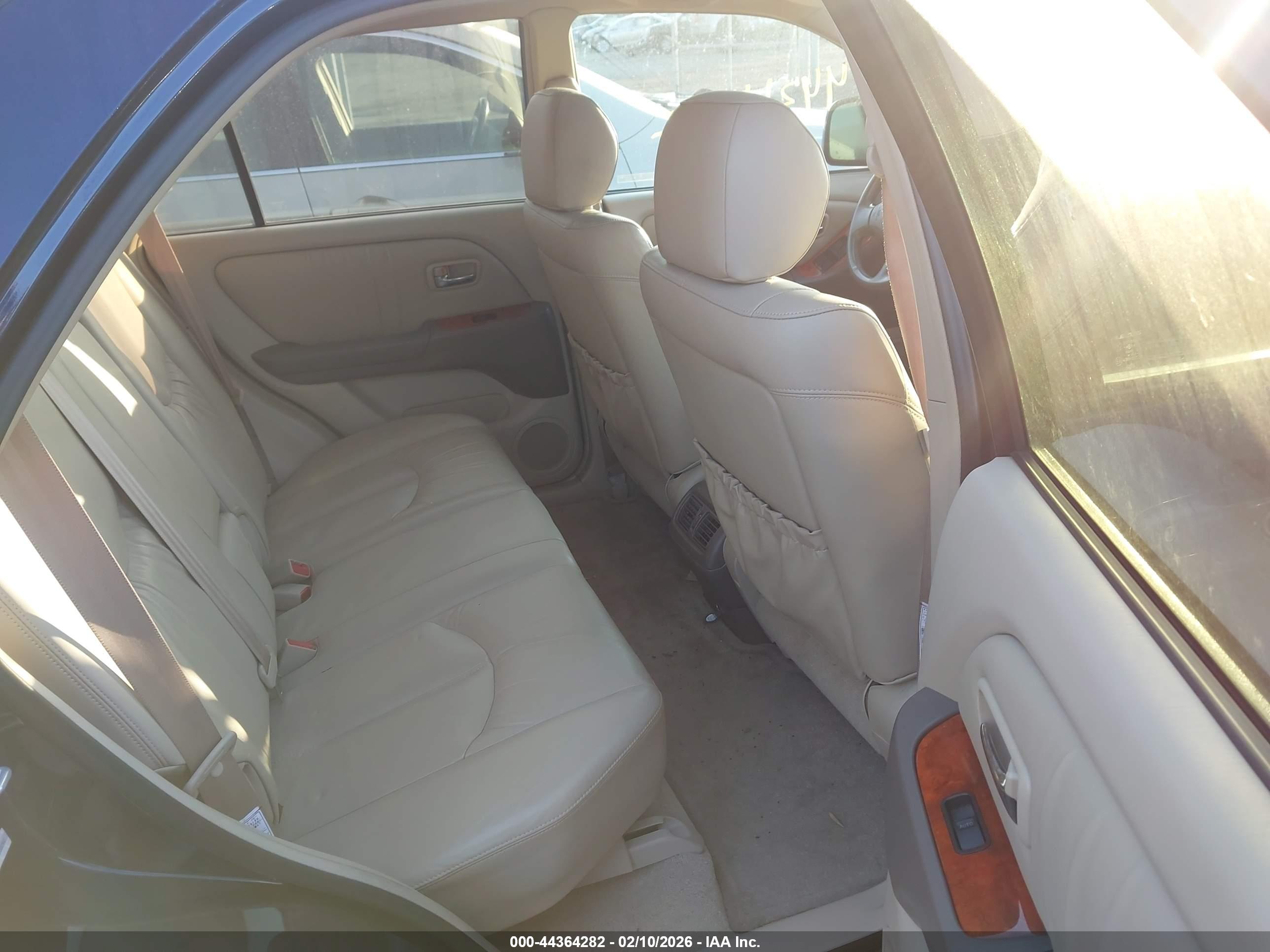 LEXUS RX image 8