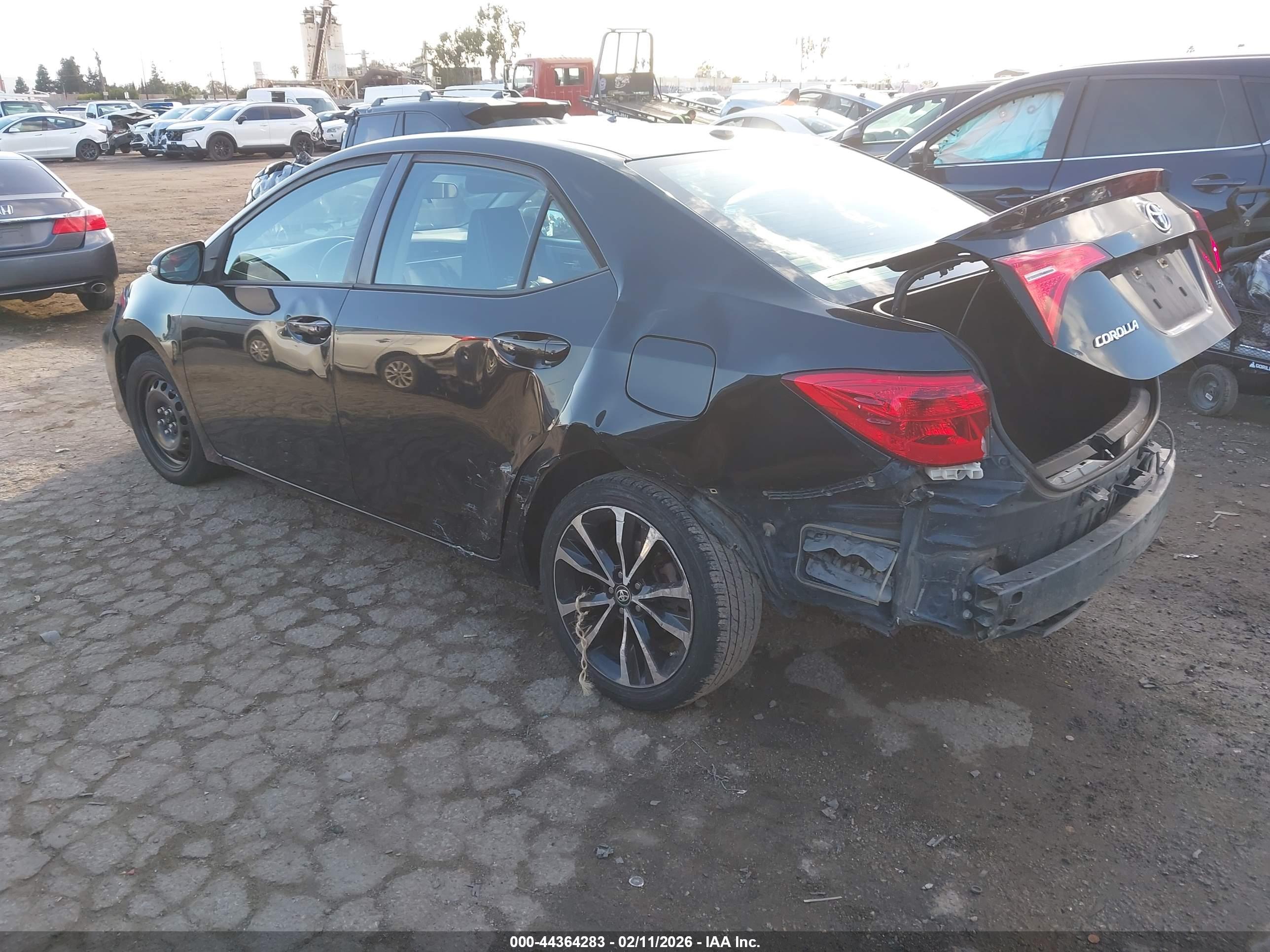 TOYOTA COROLLA image 3
