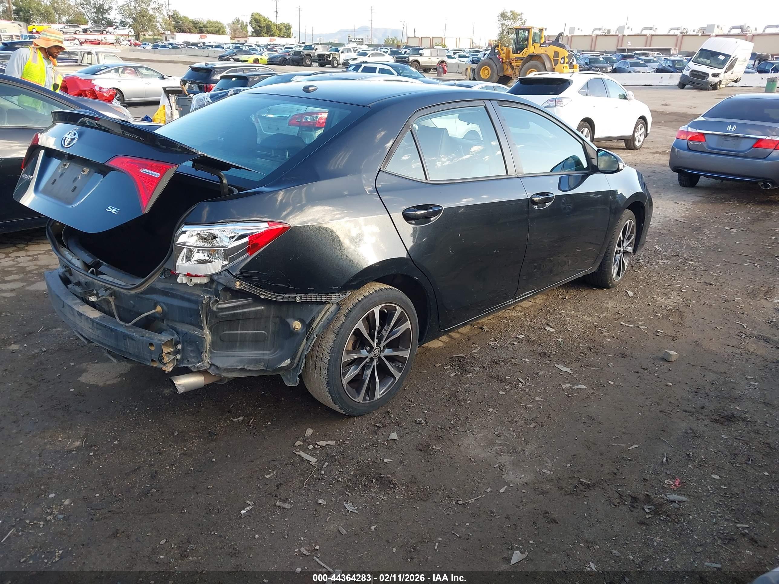 TOYOTA COROLLA image 4
