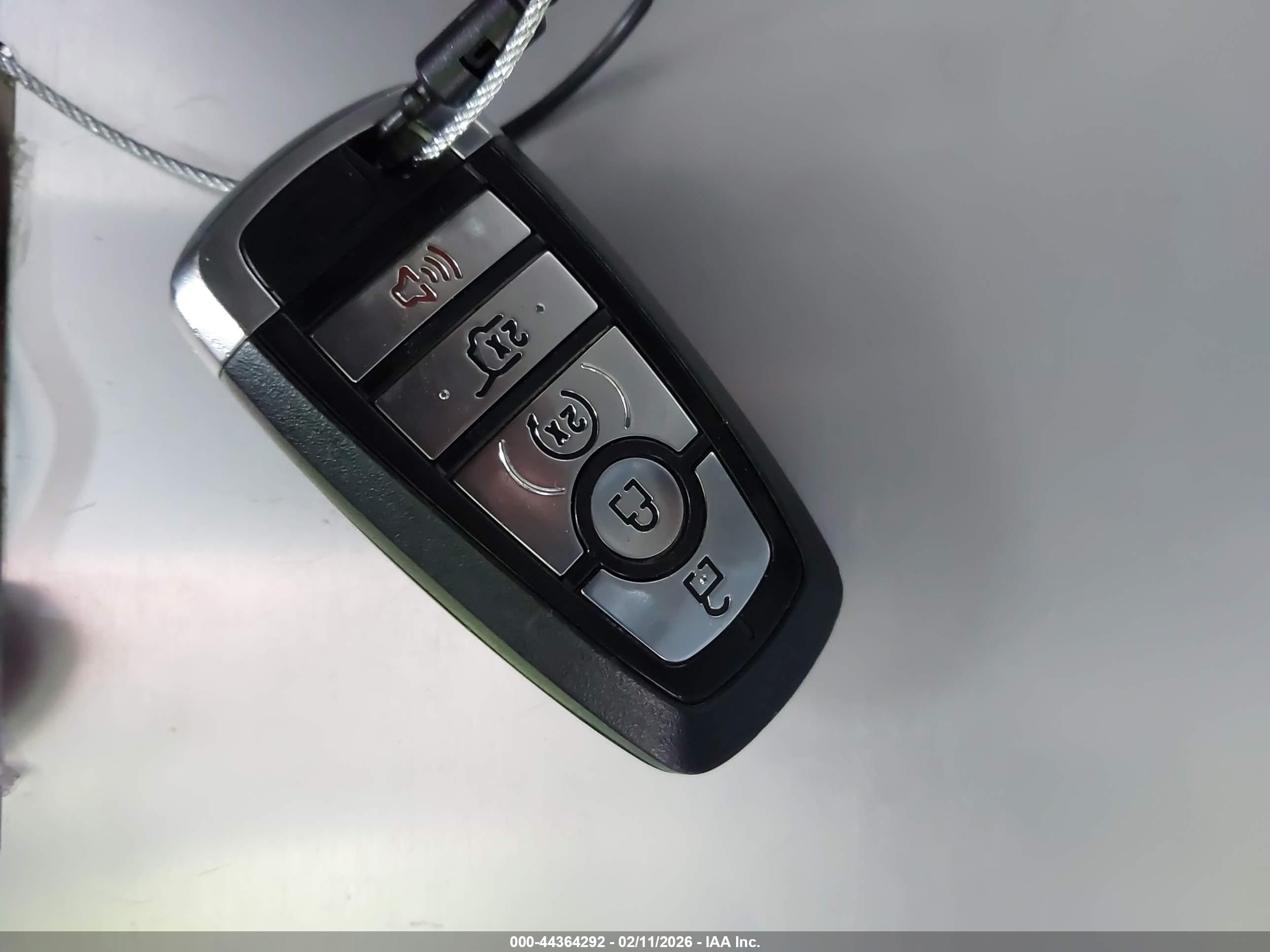FORD EXPEDITION image 11
