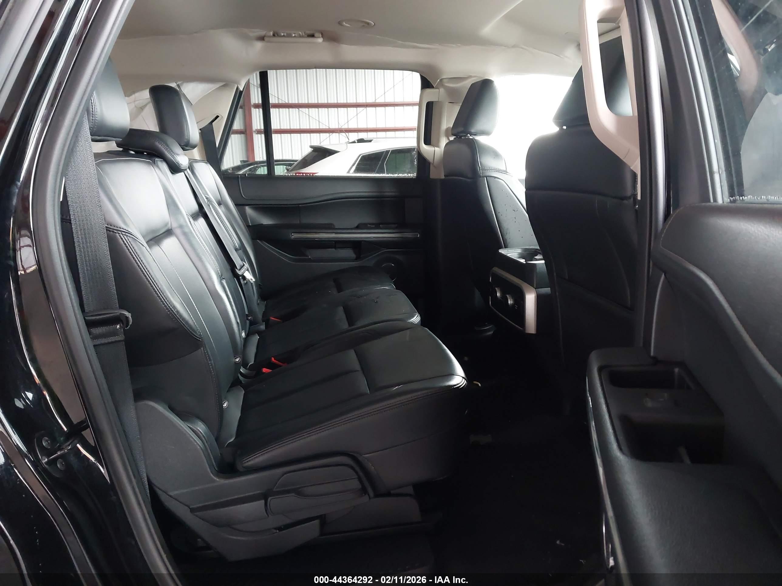 FORD EXPEDITION image 8