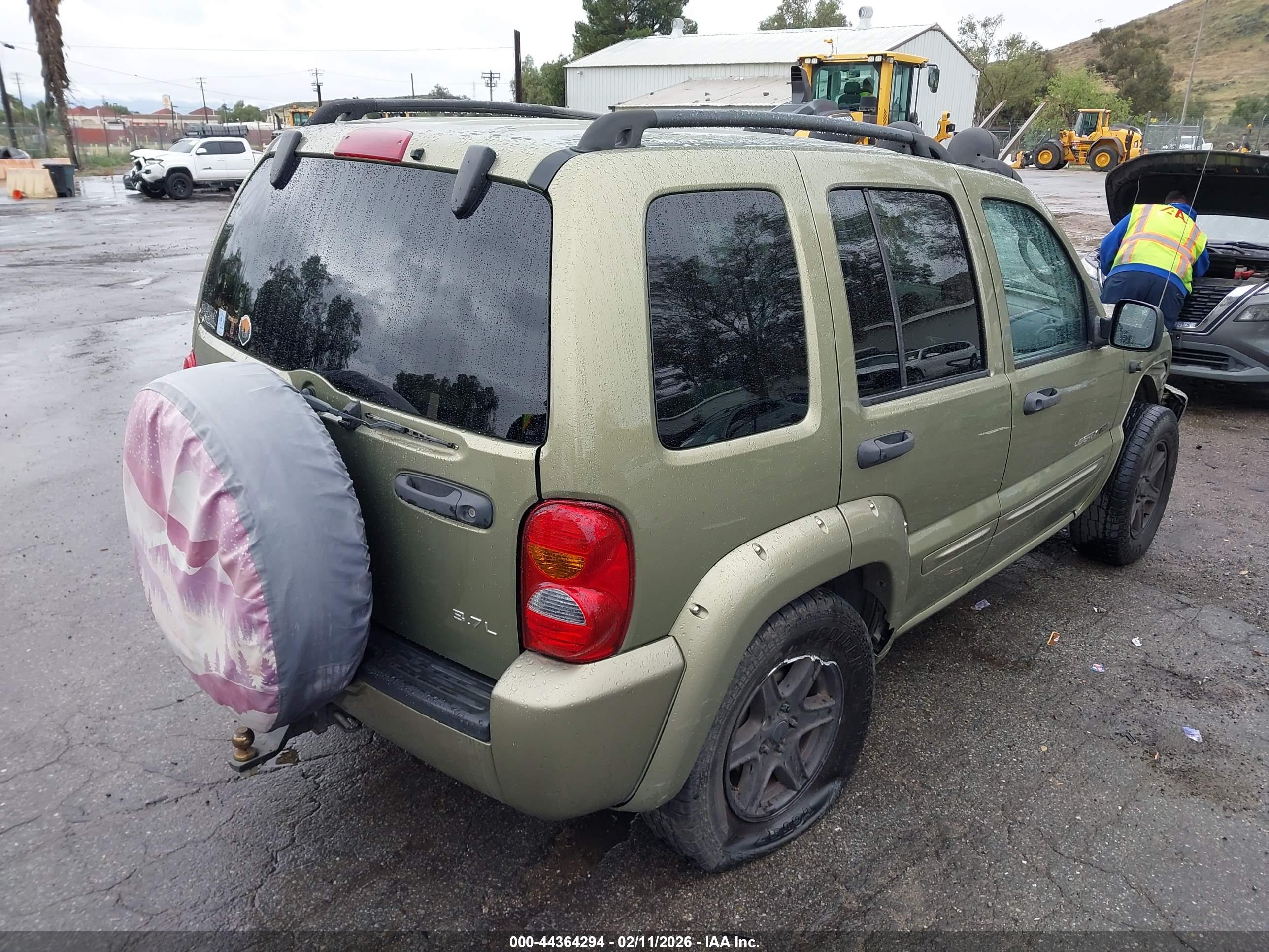 JEEP LIBERTY image 4