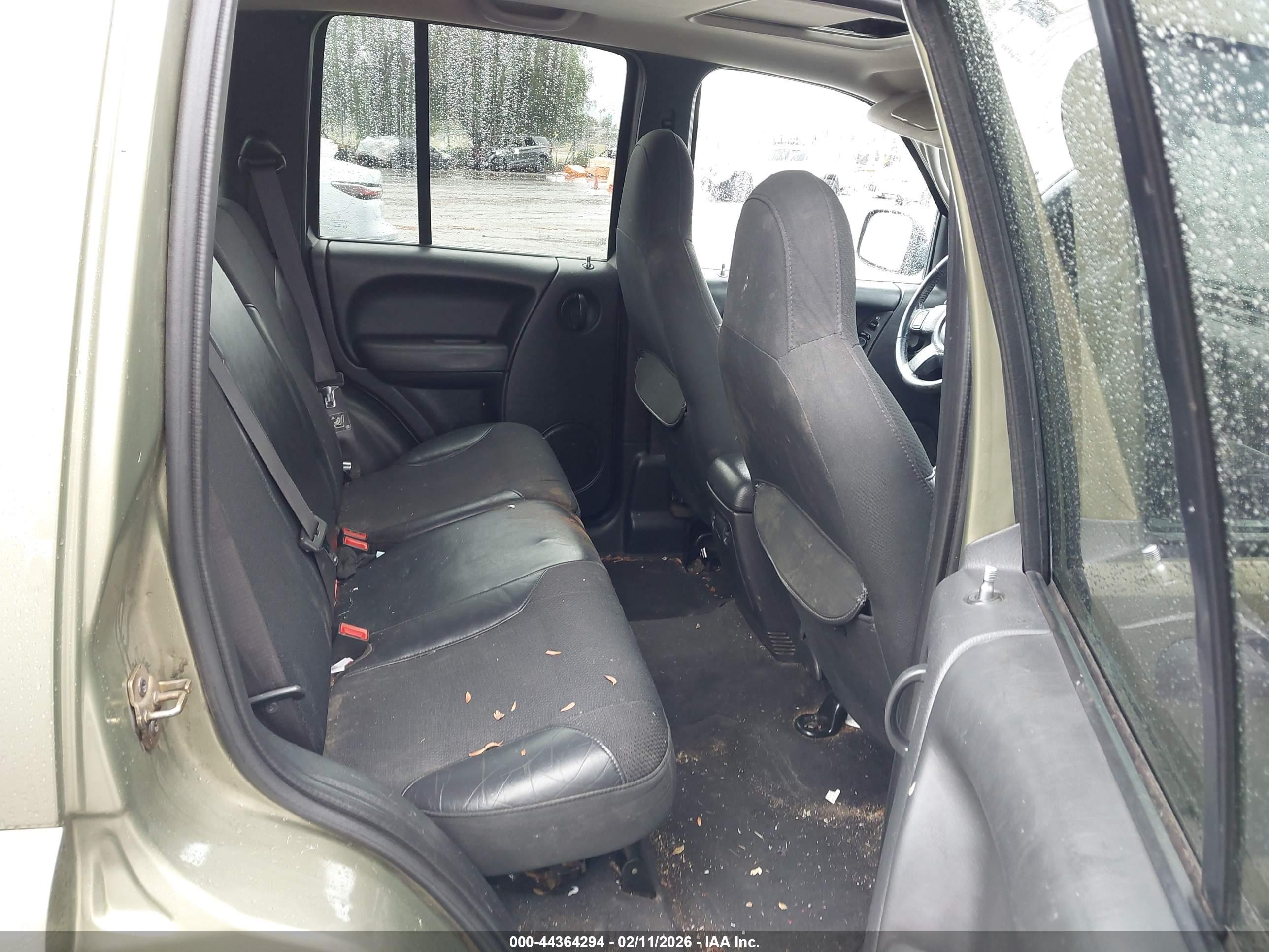JEEP LIBERTY image 8