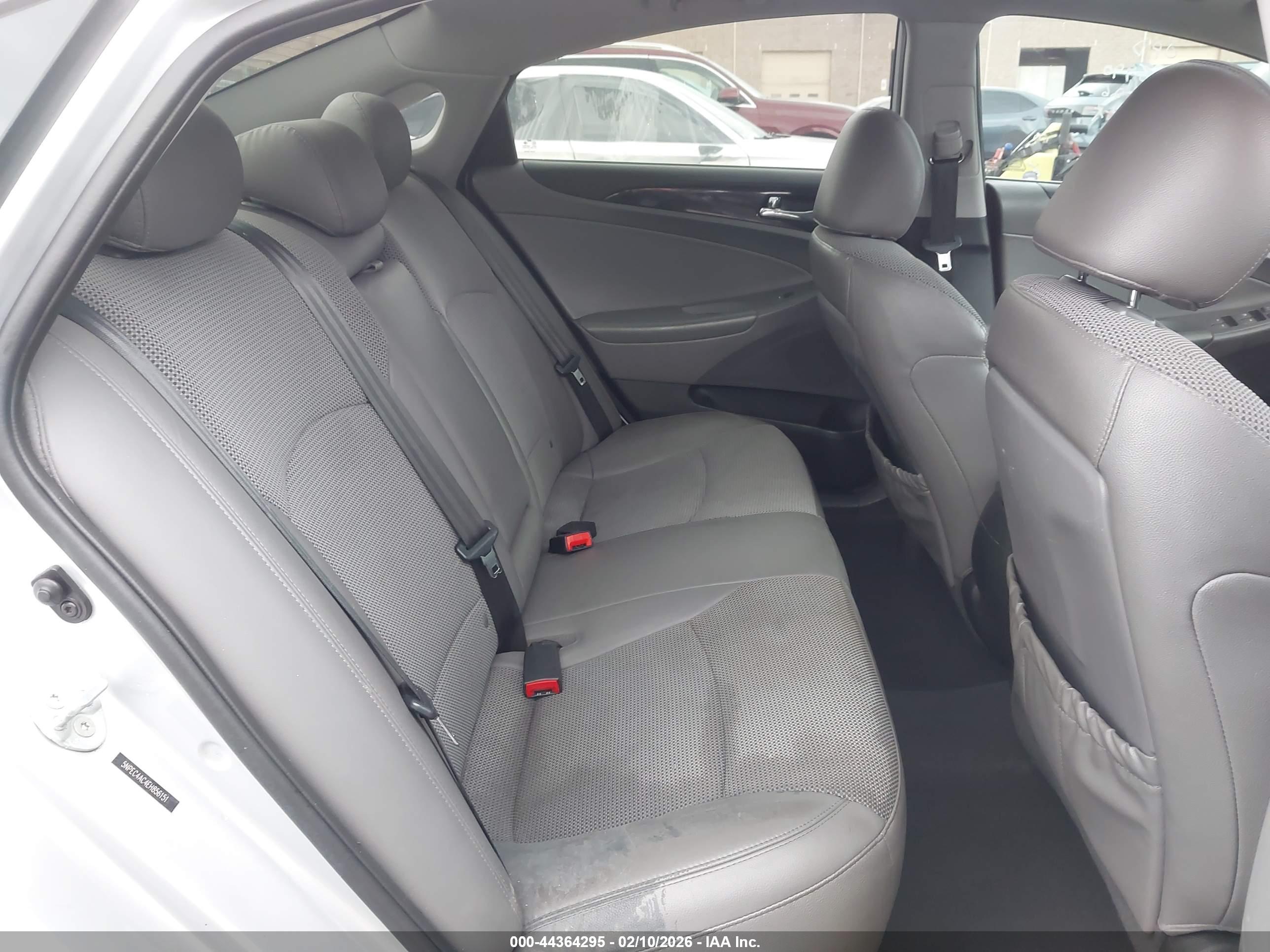 HYUNDAI SONATA image 8