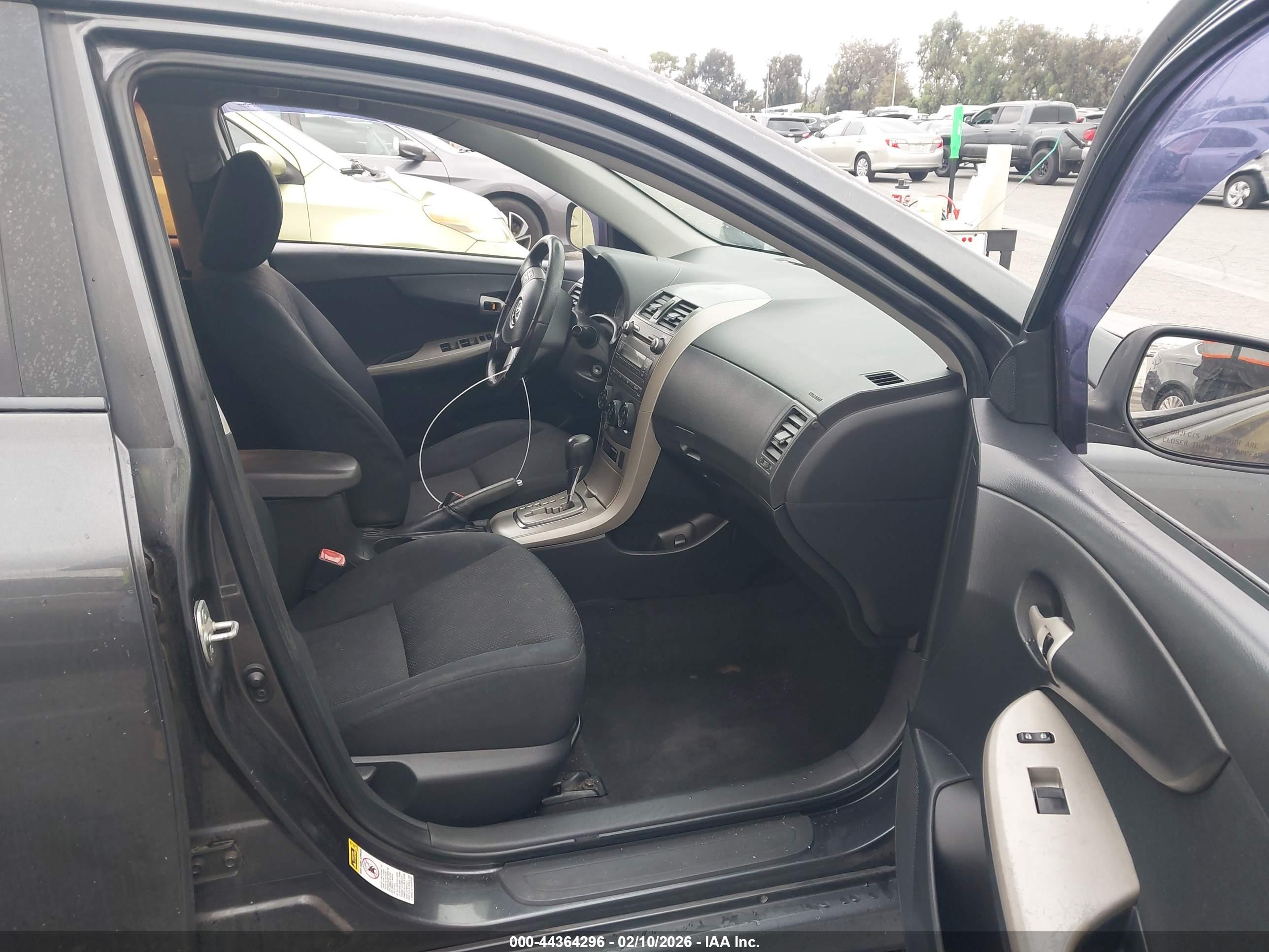 TOYOTA COROLLA image 5