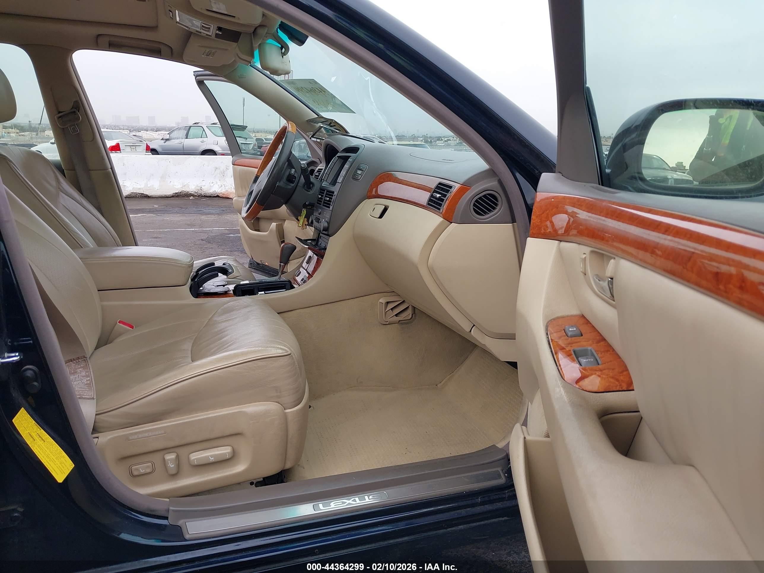 LEXUS LS image 5
