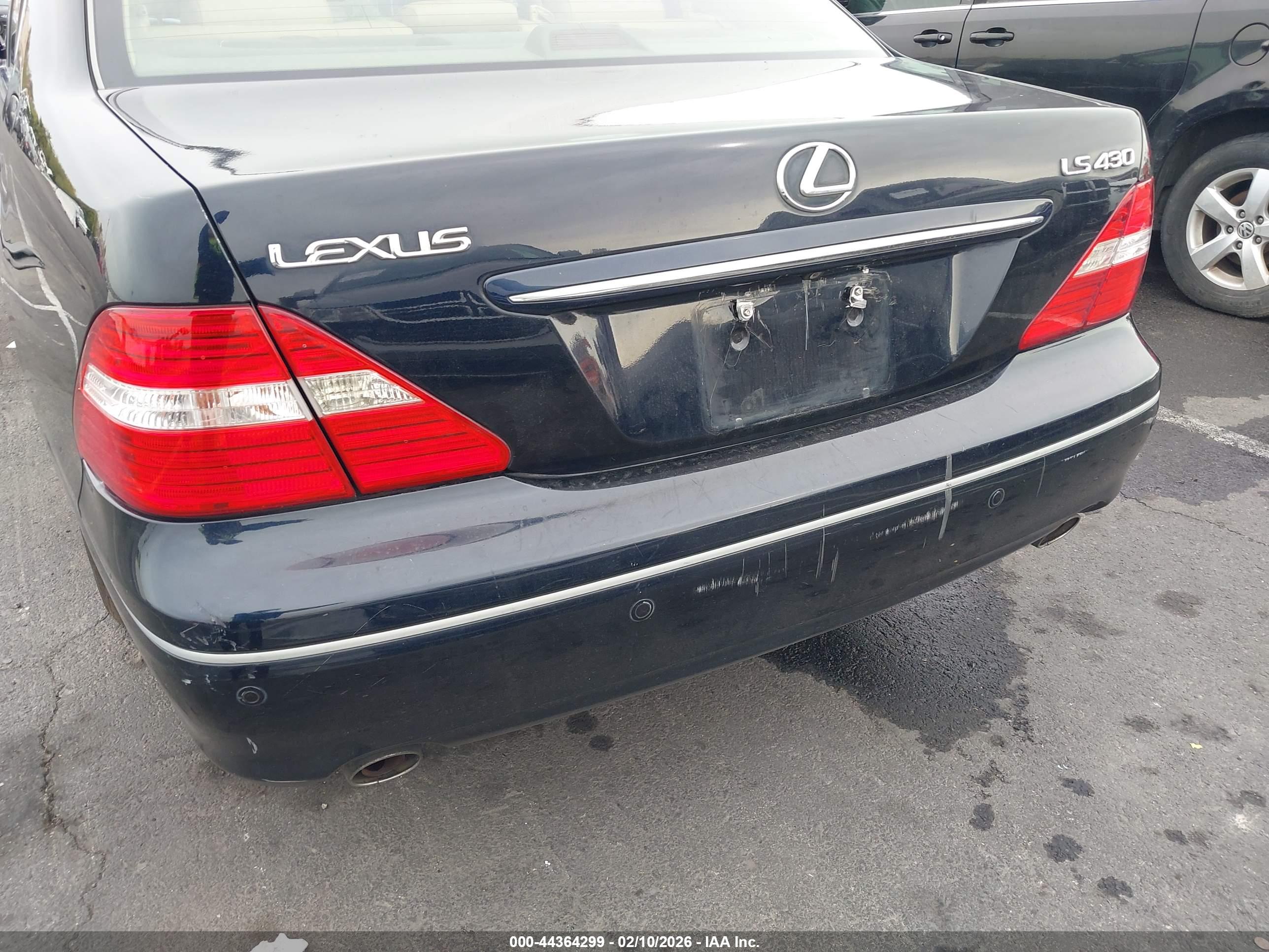 LEXUS LS image 6