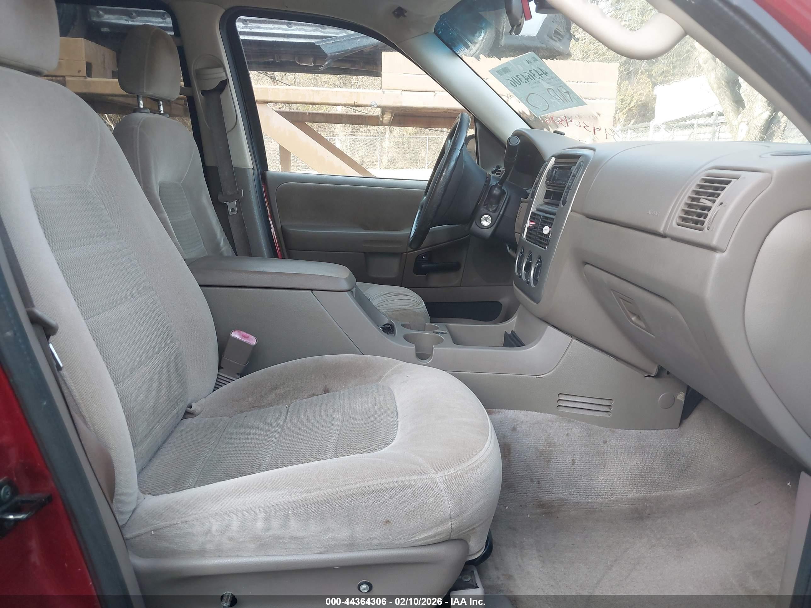 FORD EXPLORER image 5