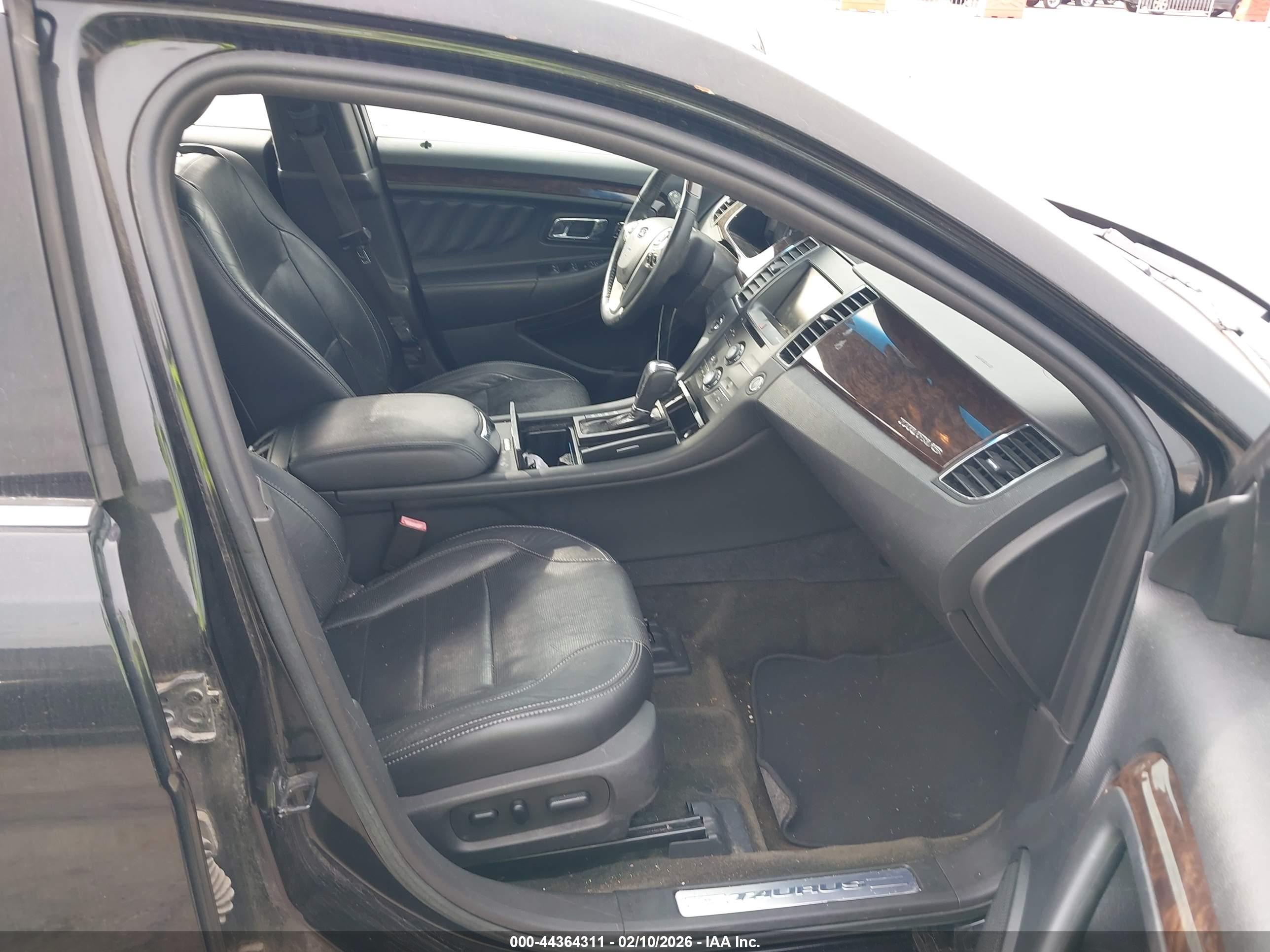 FORD TAURUS image 5