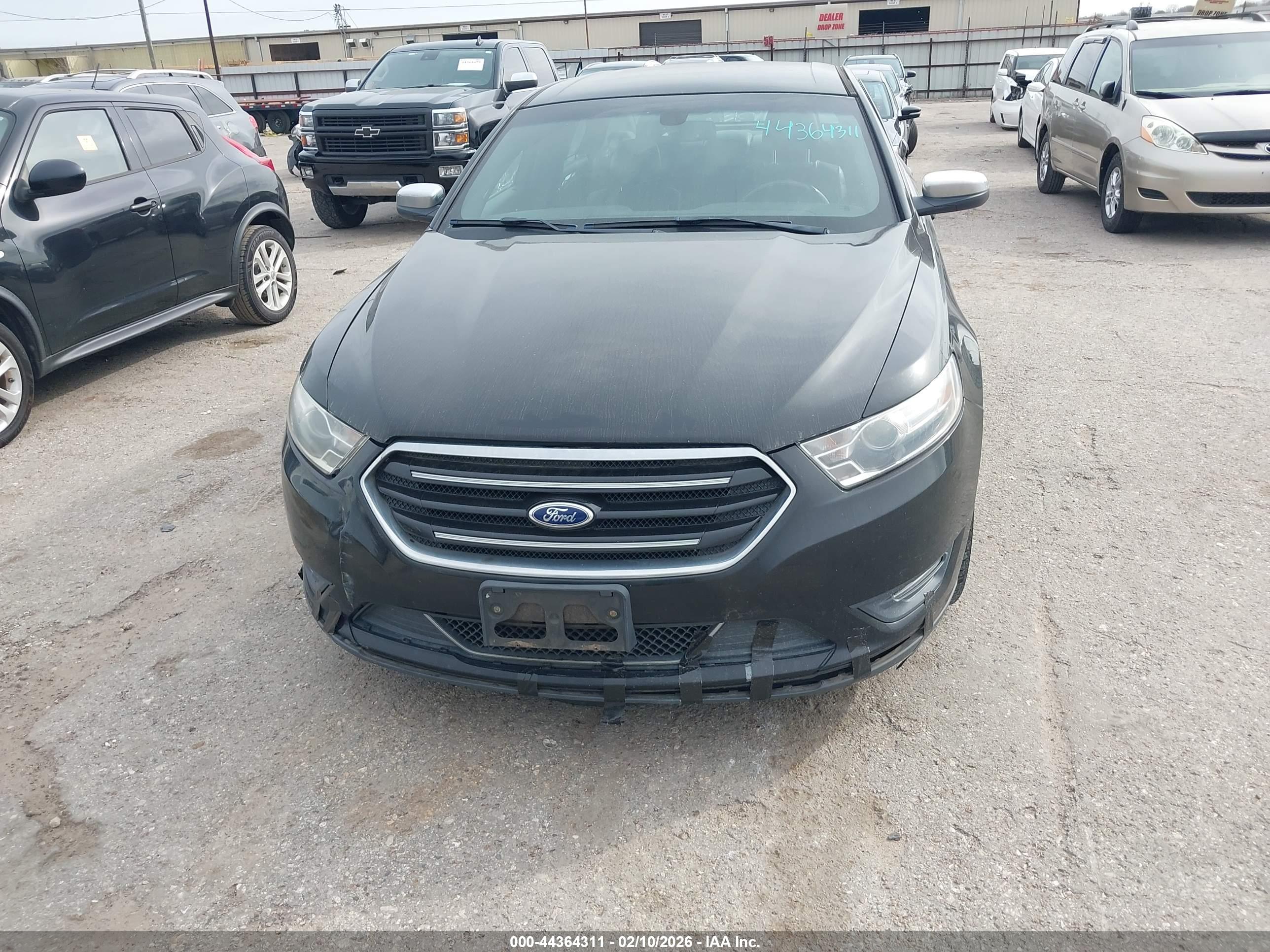 FORD TAURUS image 6