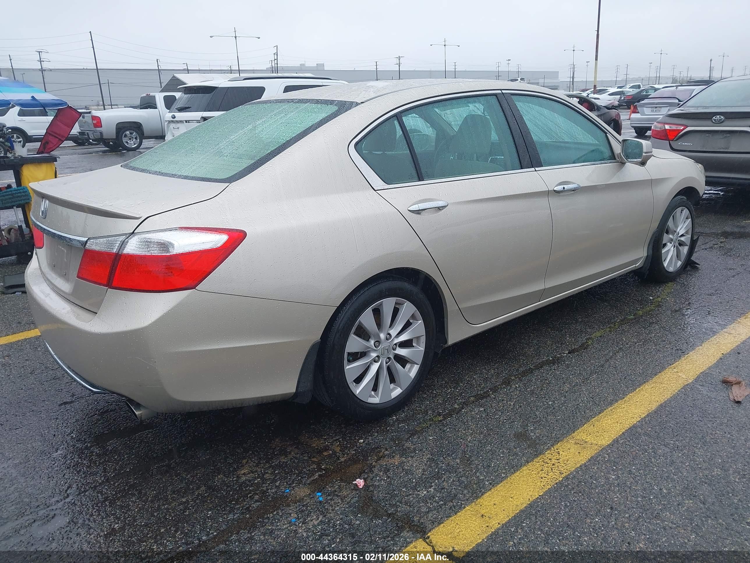HONDA ACCORD image 4
