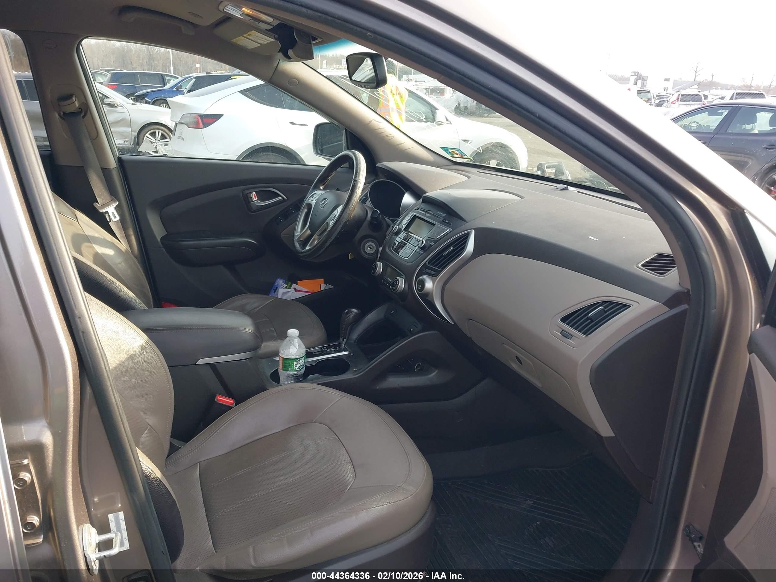 HYUNDAI TUCSON image 5
