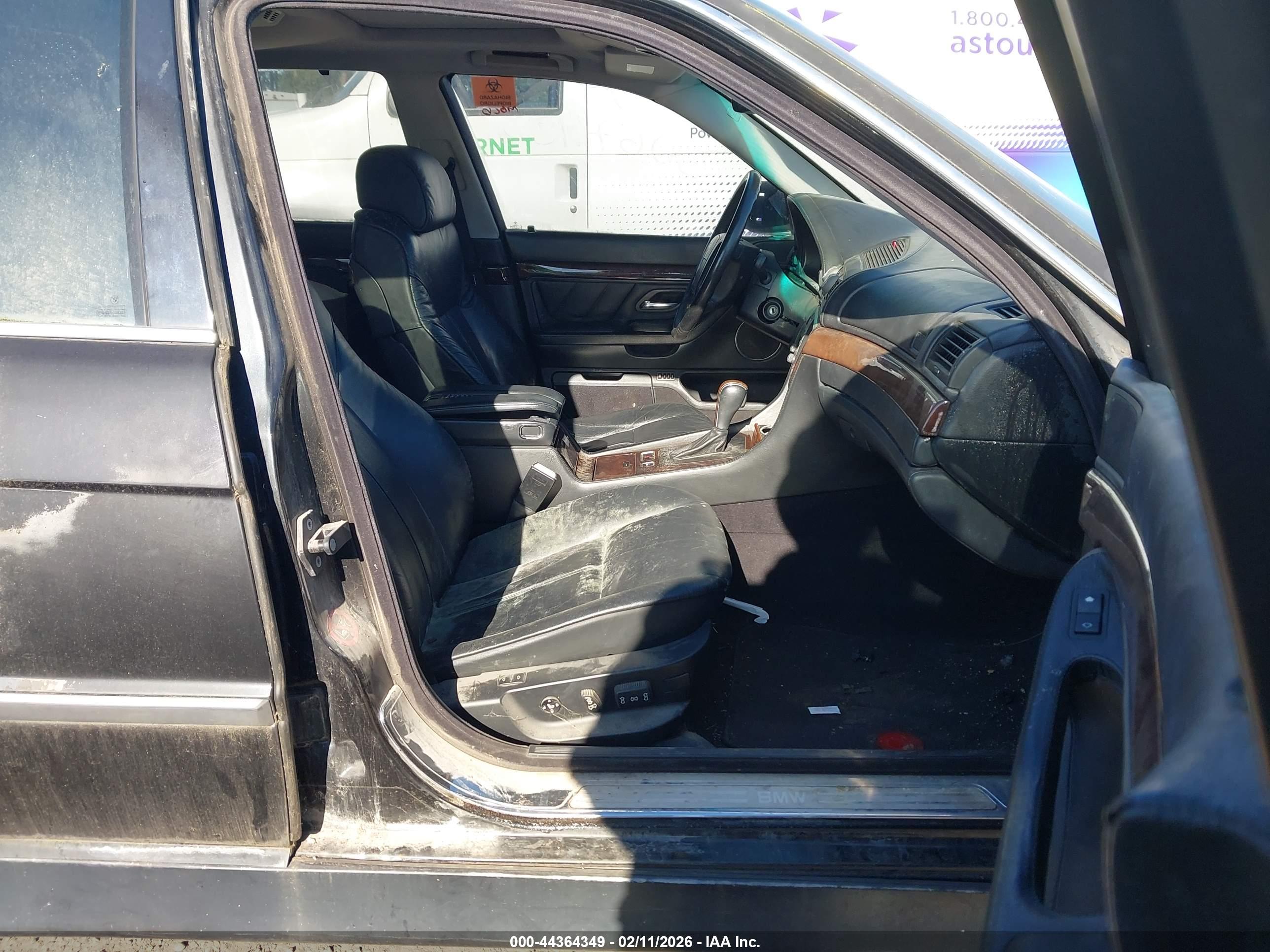 BMW 750IL image 5