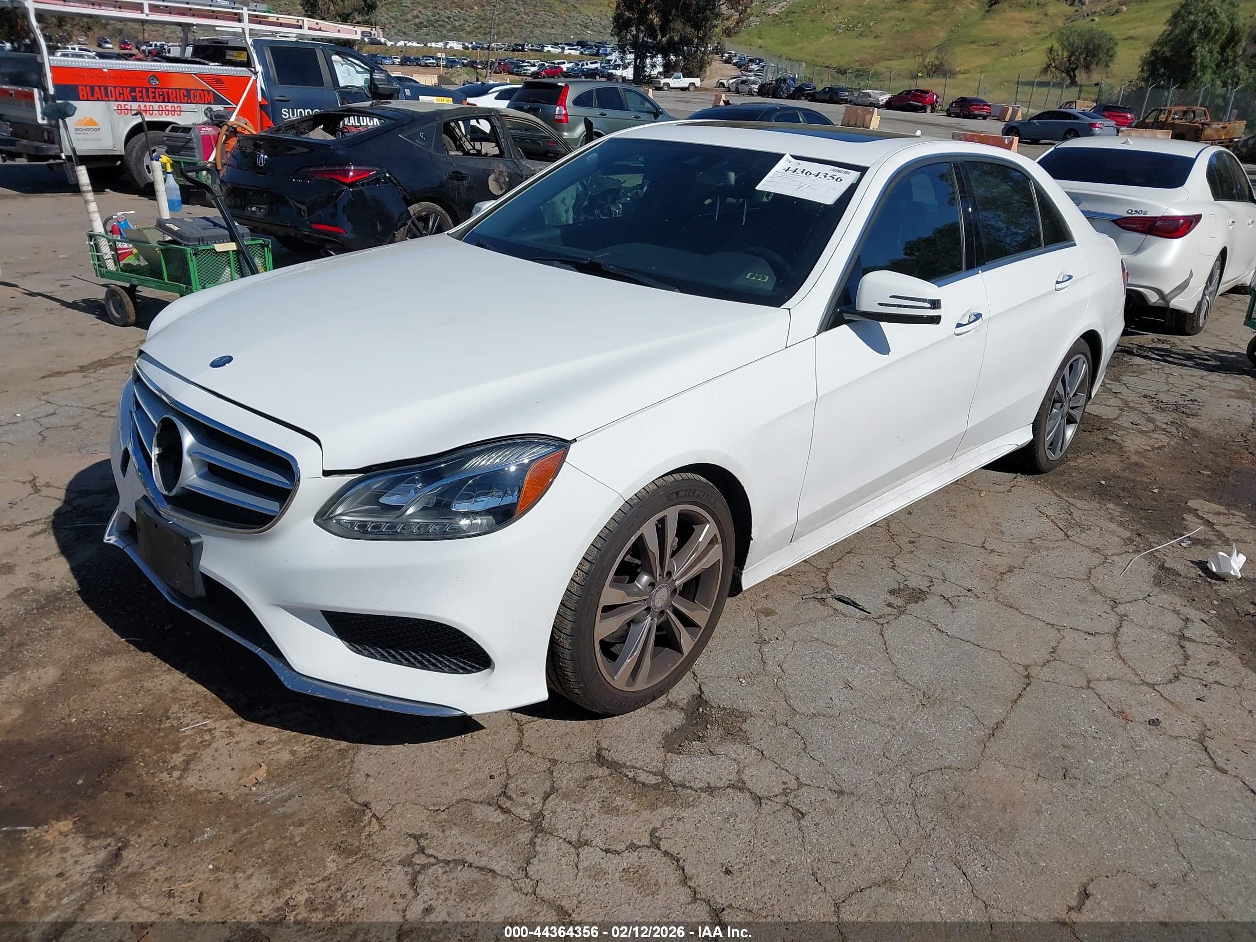 MERCEDES-BENZ E image 2