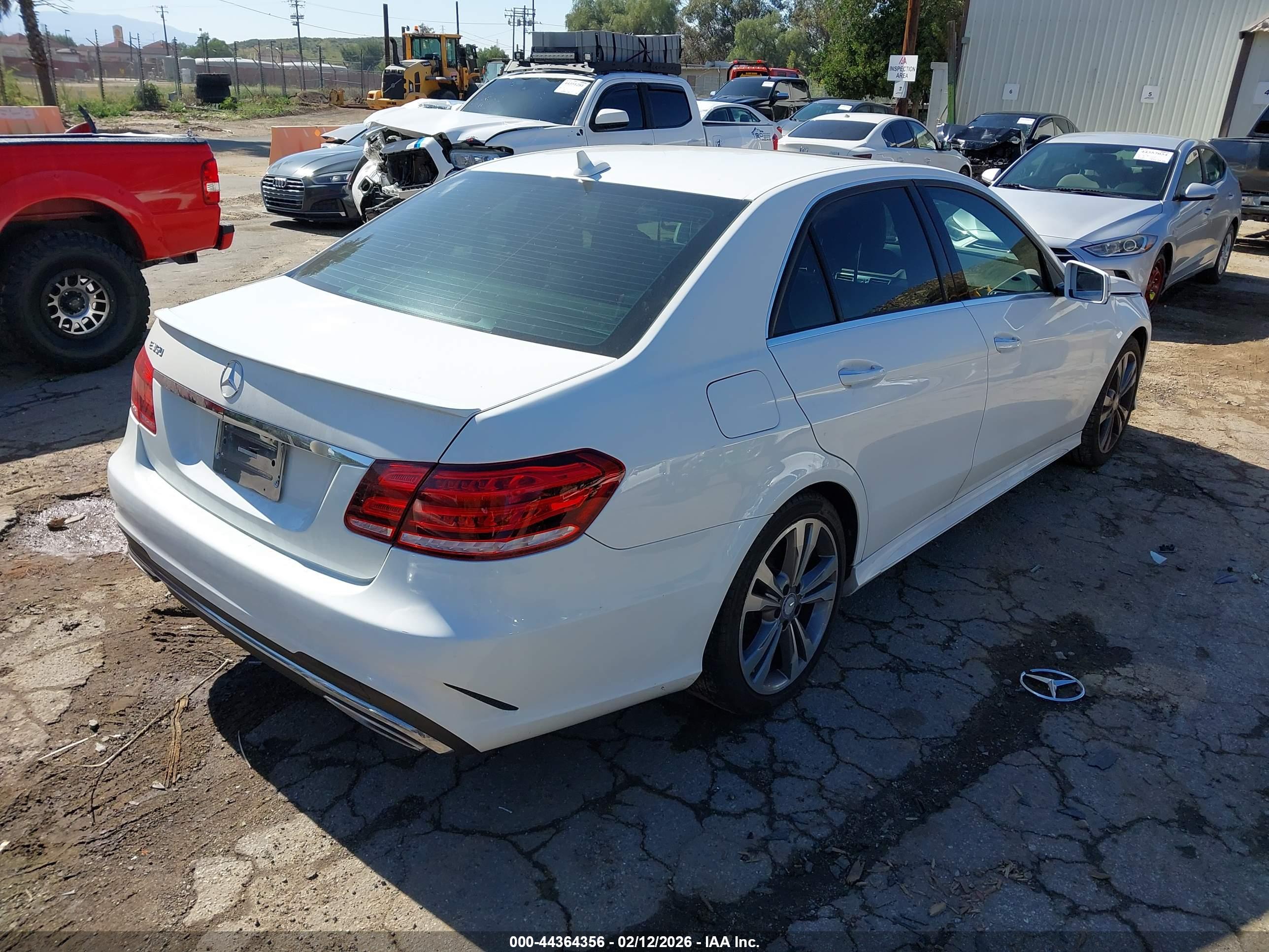MERCEDES-BENZ E image 4