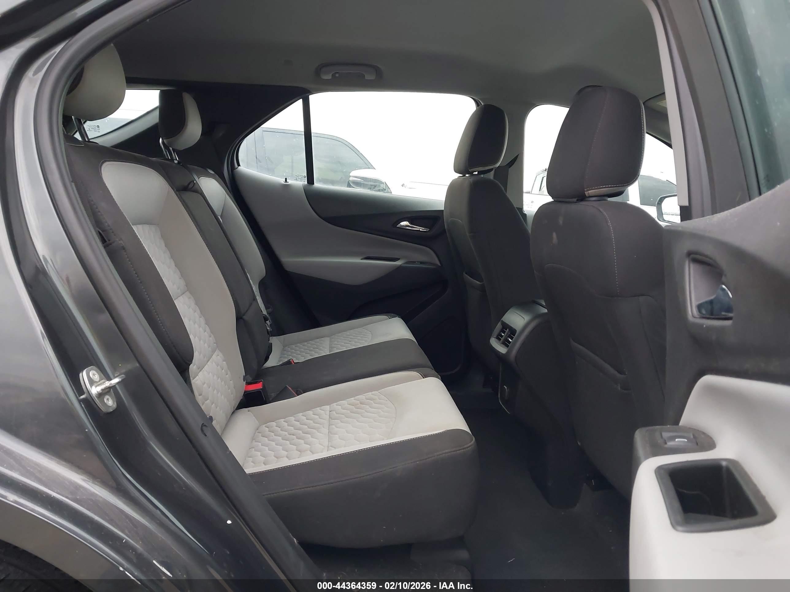 CHEVROLET EQUINOX image 8
