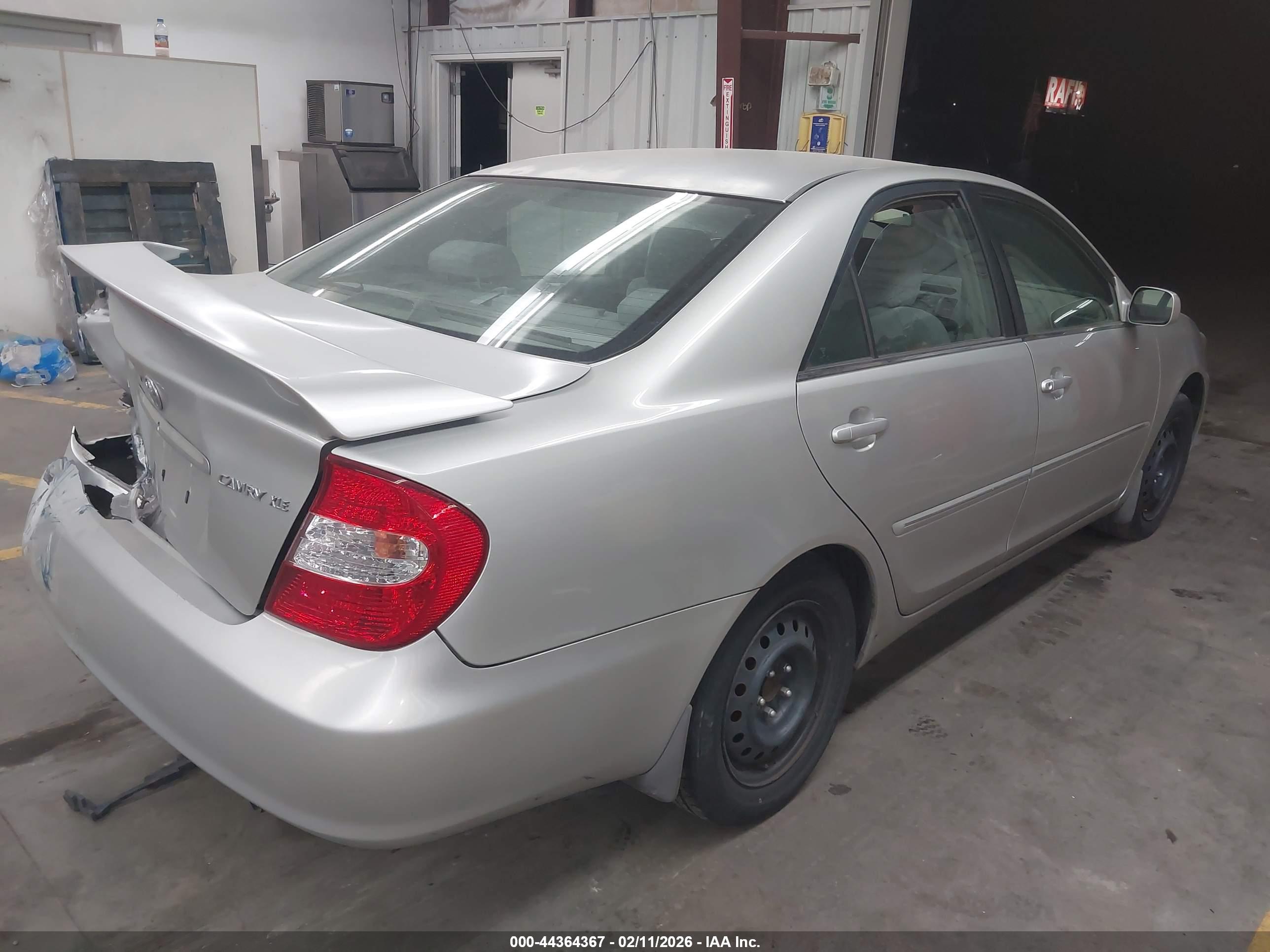TOYOTA CAMRY image 4