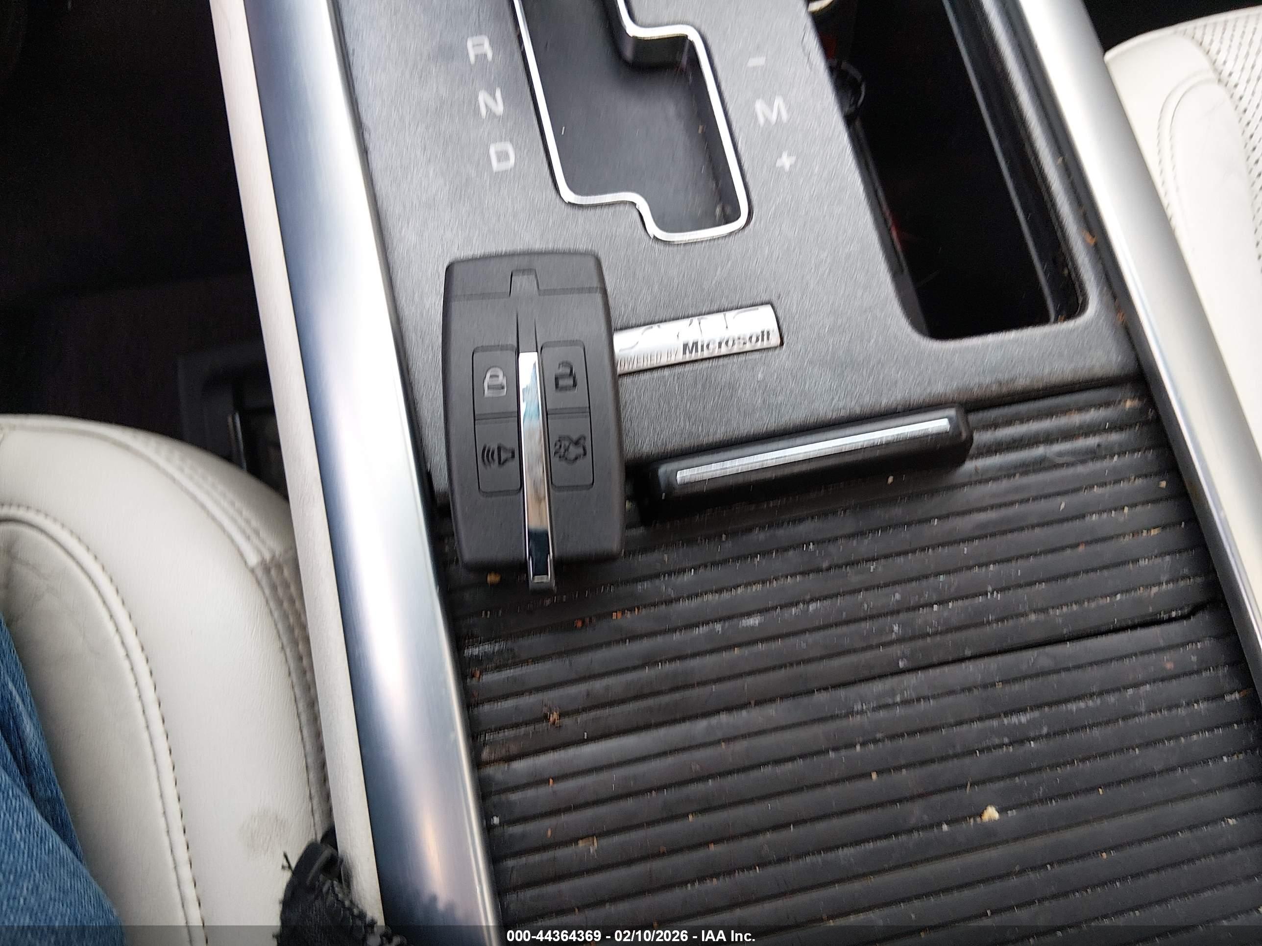 LINCOLN MKS image 11