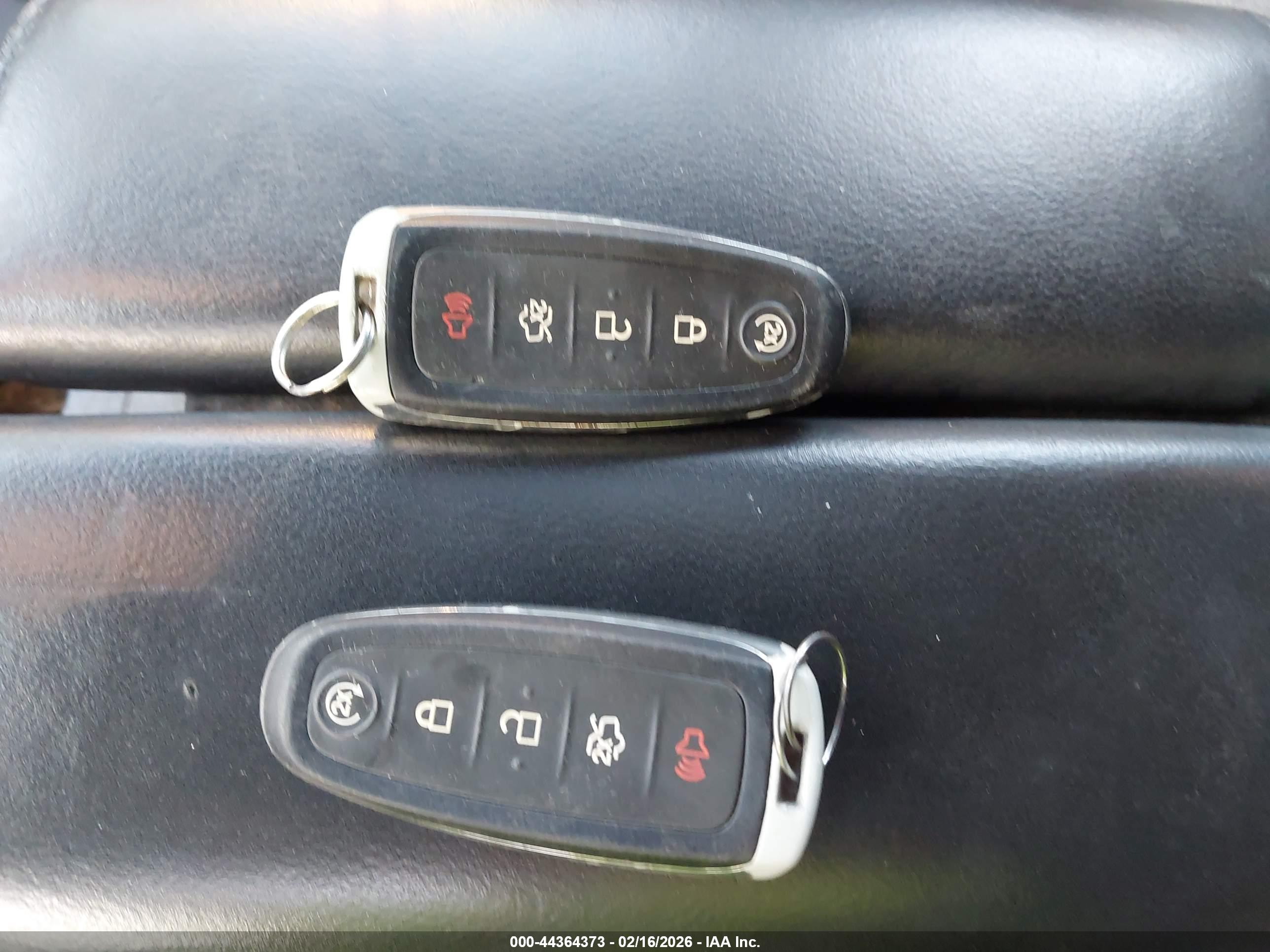 LINCOLN MKS image 11