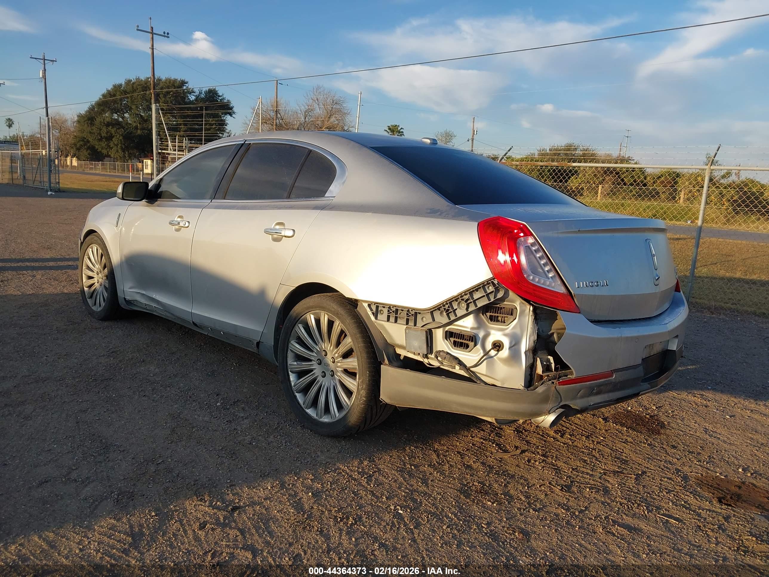 LINCOLN MKS image 3