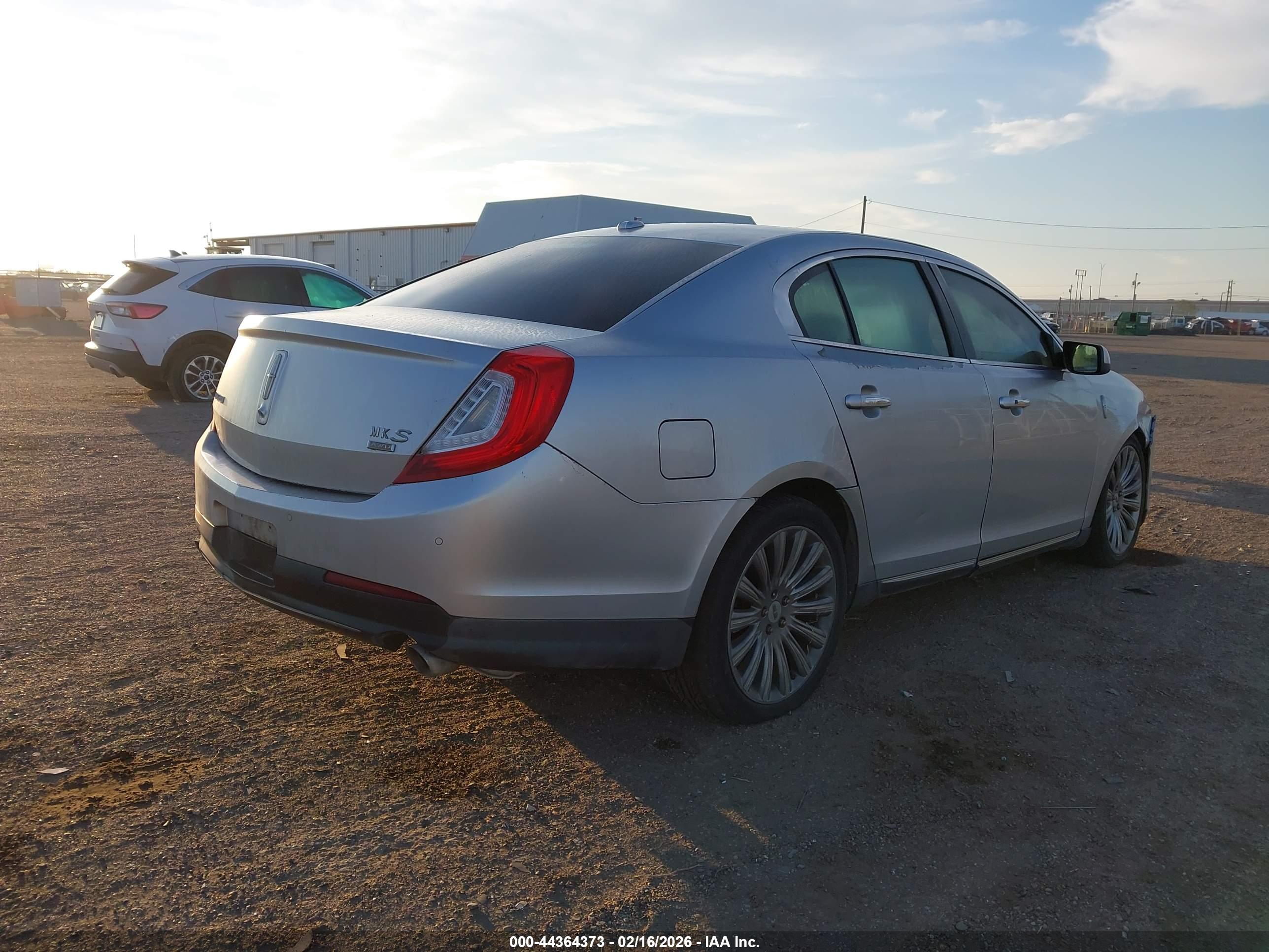 LINCOLN MKS image 4