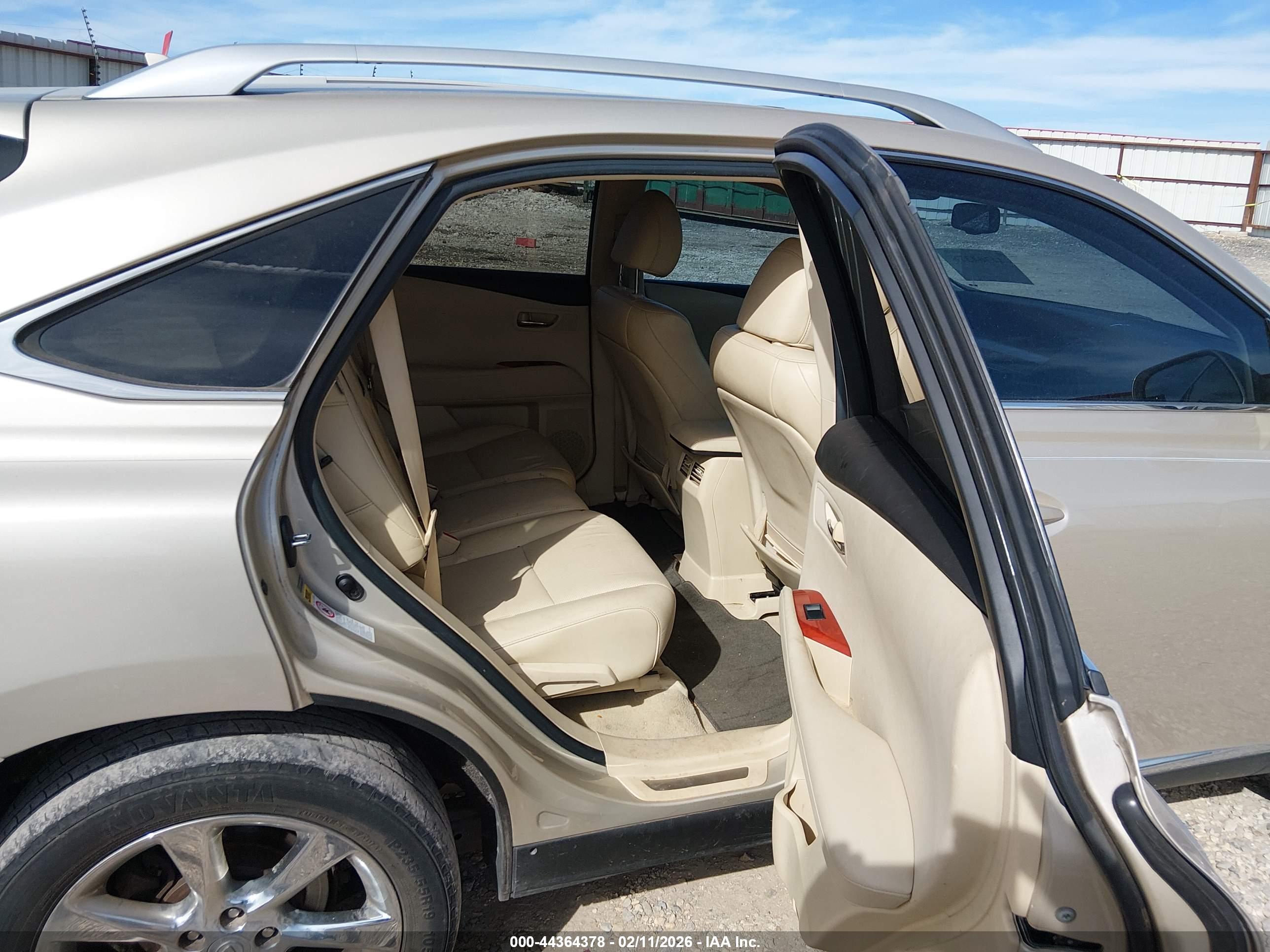 LEXUS RX image 8