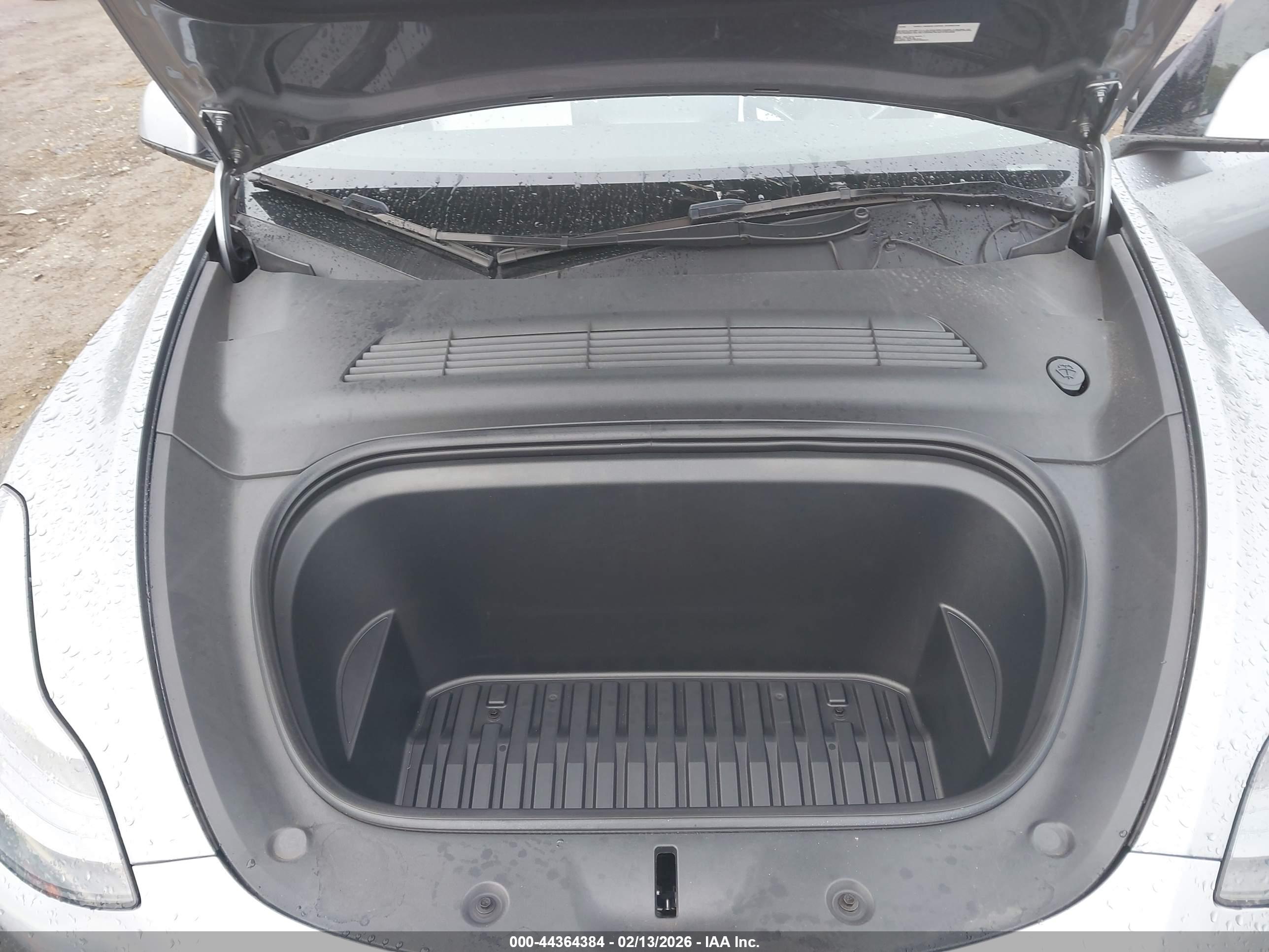 TESLA MODEL image 10