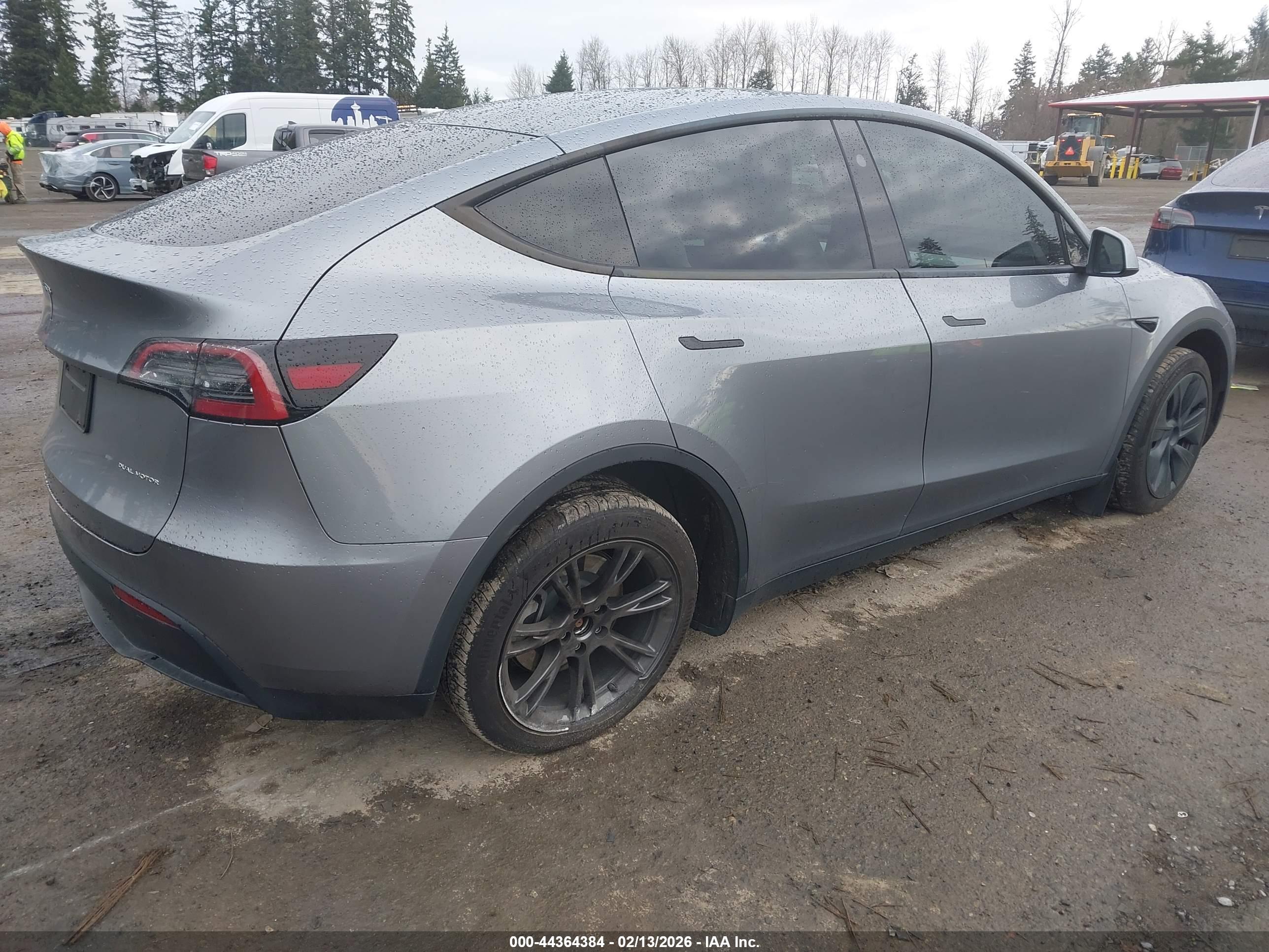 TESLA MODEL image 4