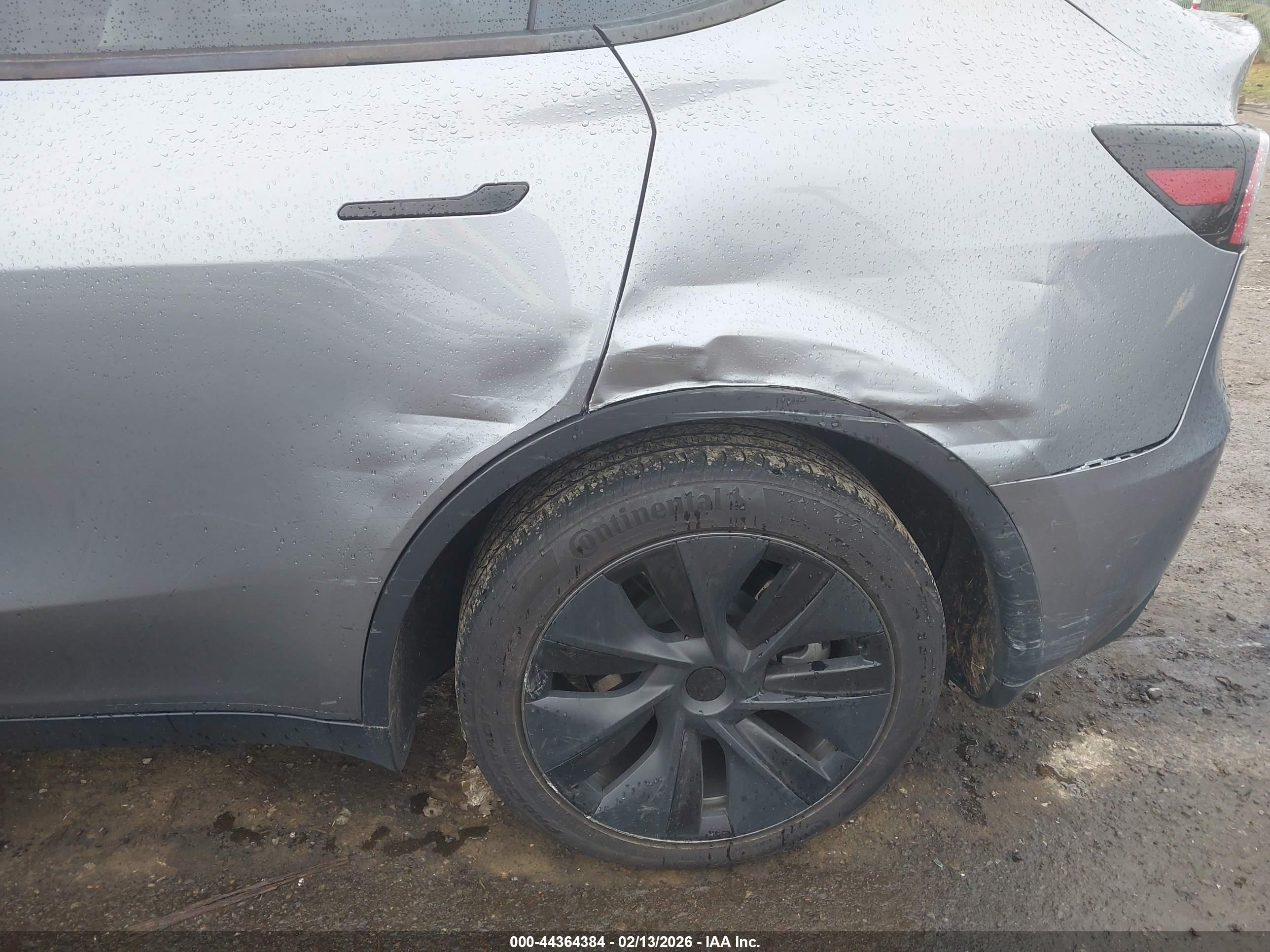 TESLA MODEL image 6