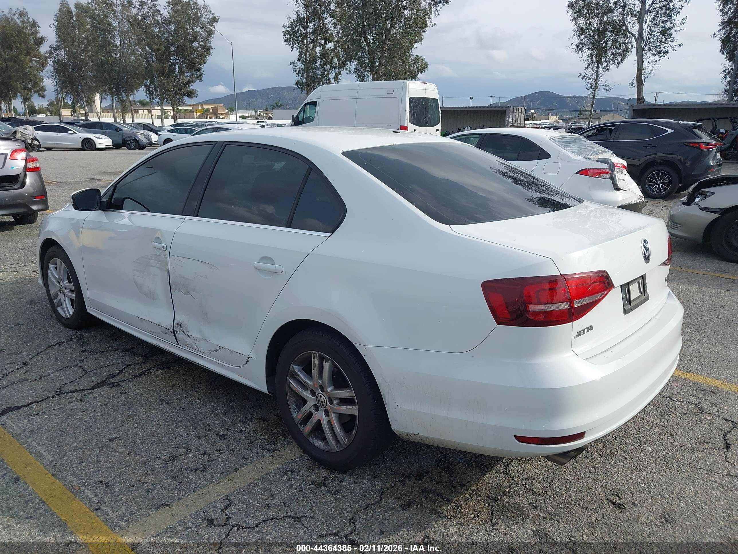 VOLKSWAGEN JETTA image 3