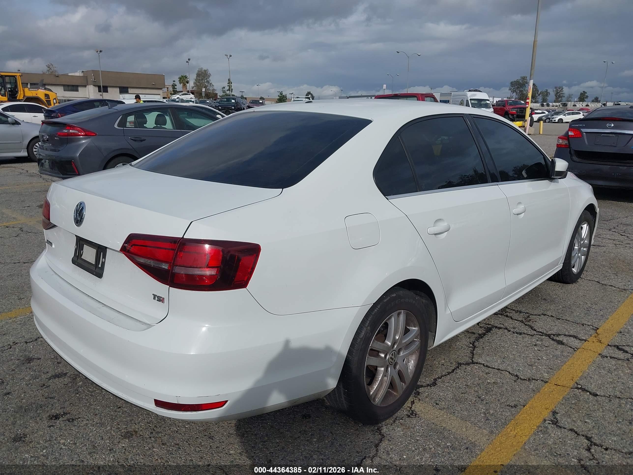 VOLKSWAGEN JETTA image 4