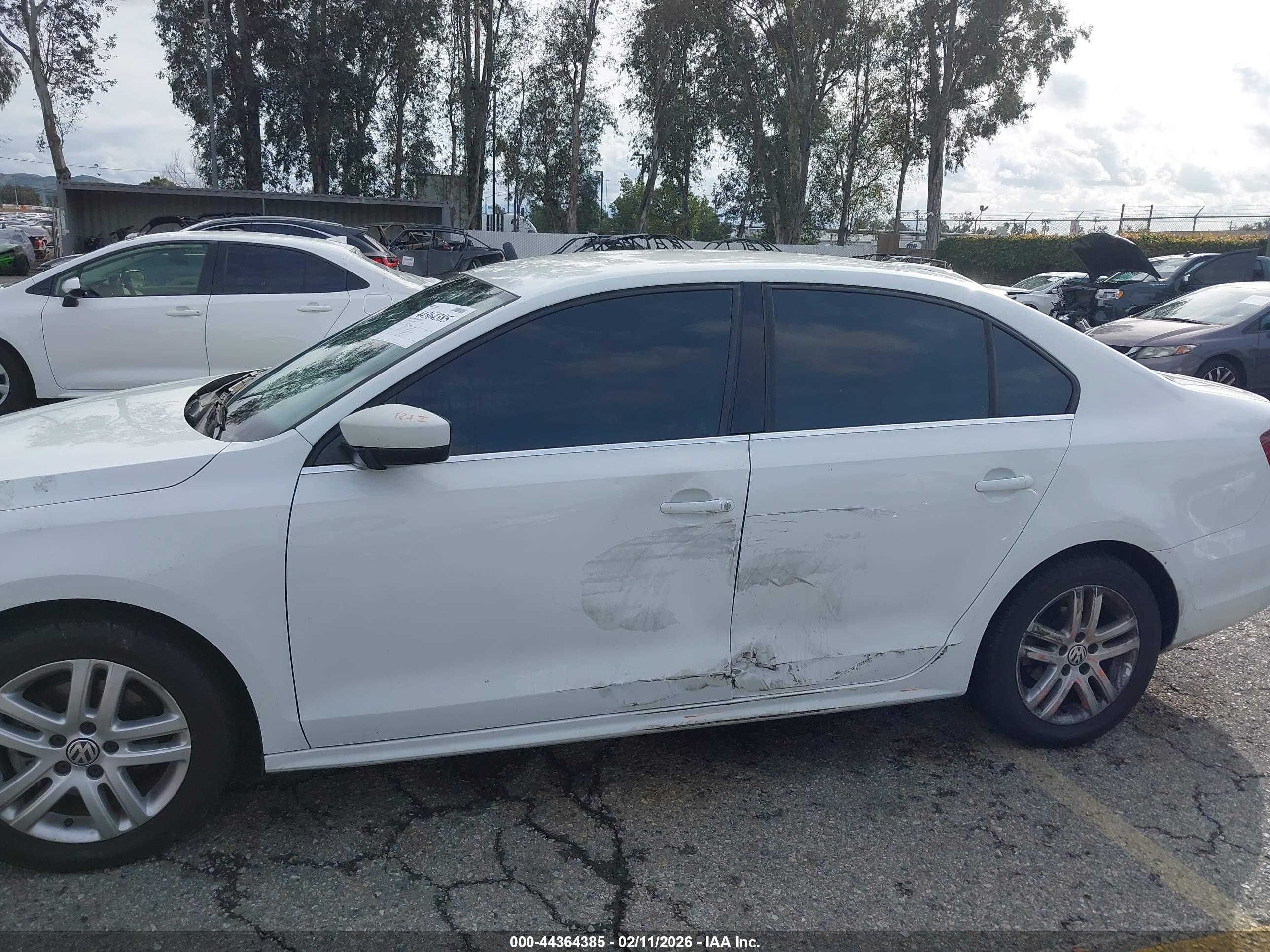 VOLKSWAGEN JETTA image 6