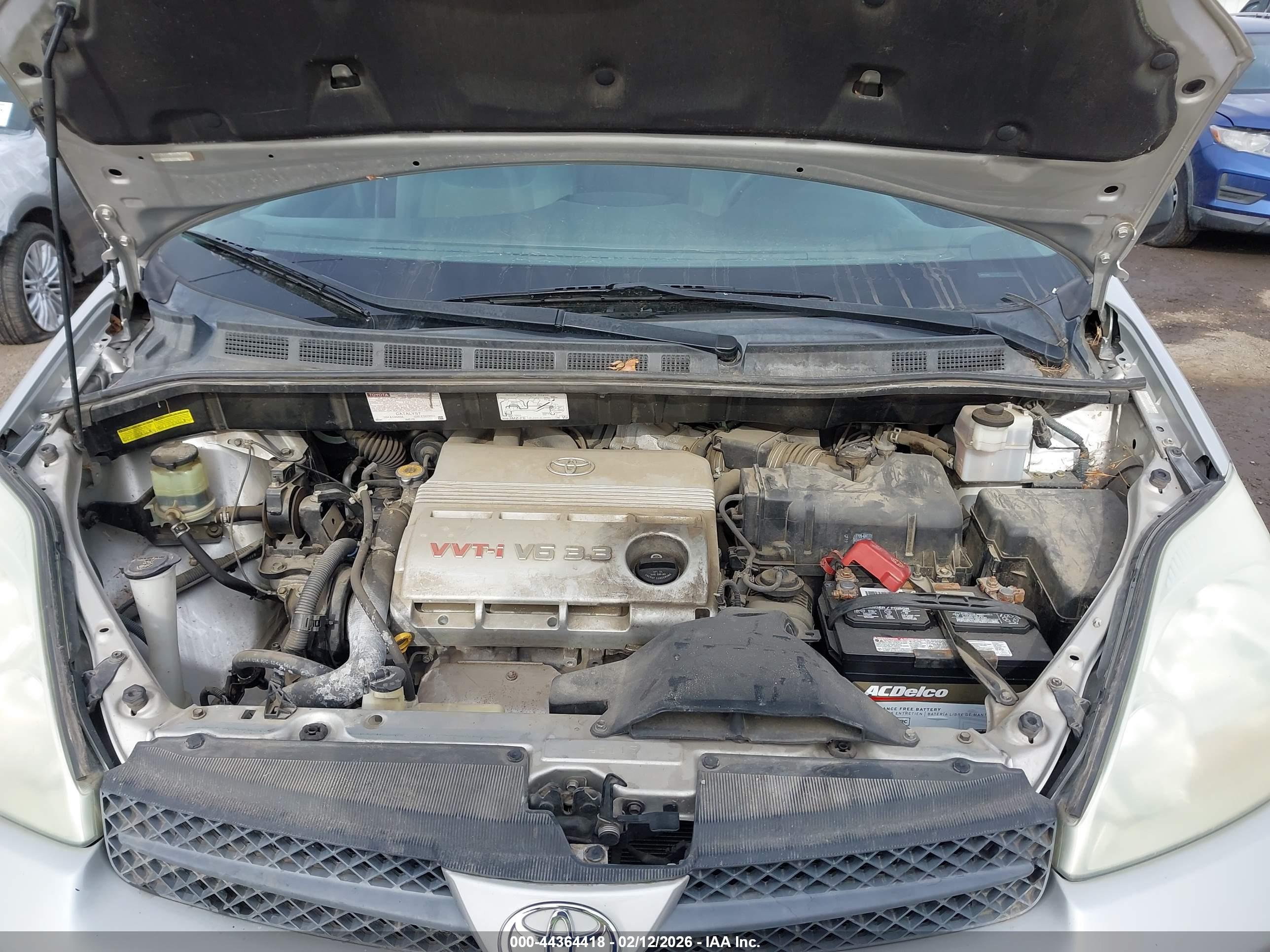 TOYOTA SIENNA image 10