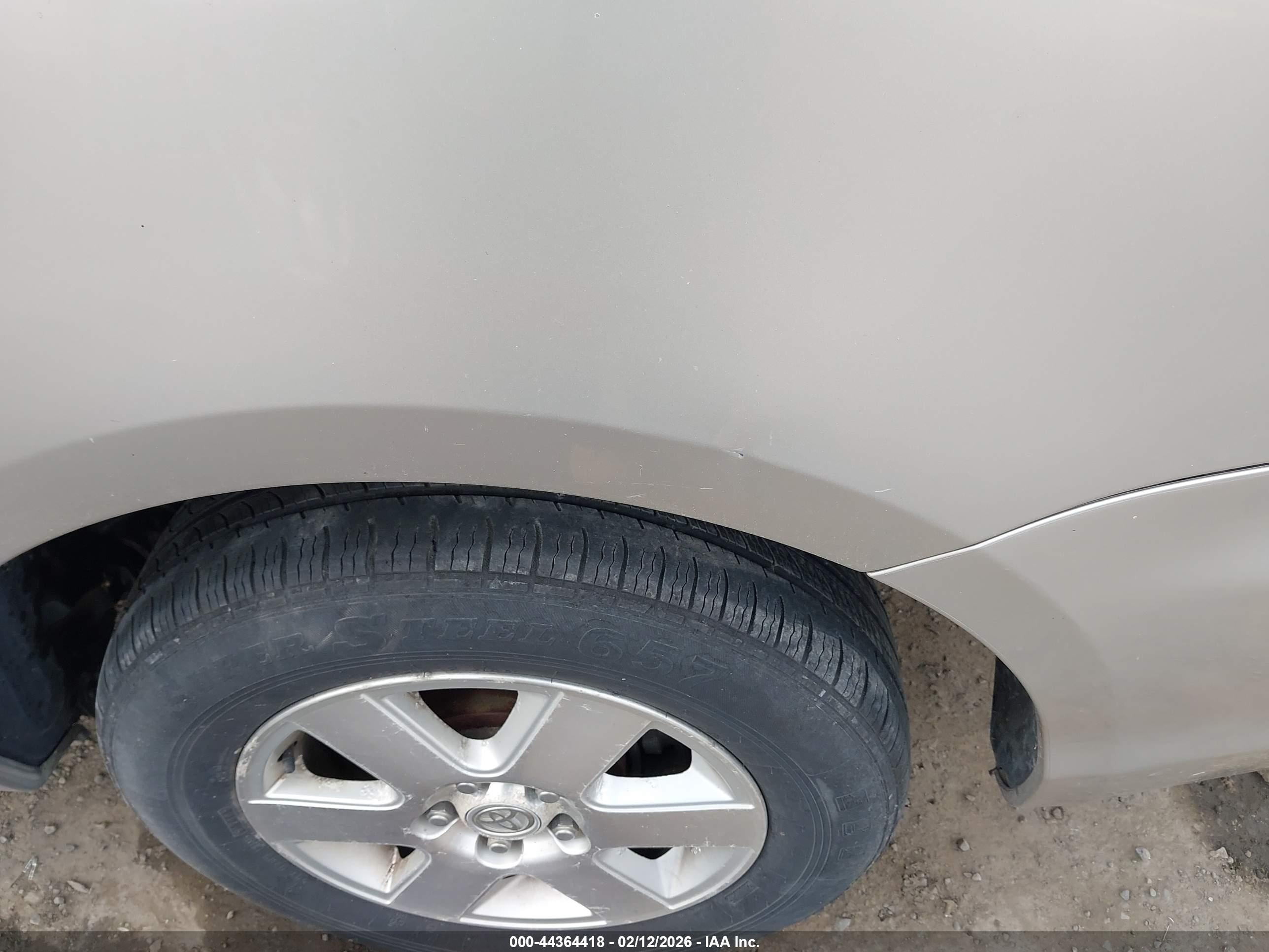 TOYOTA SIENNA image 6