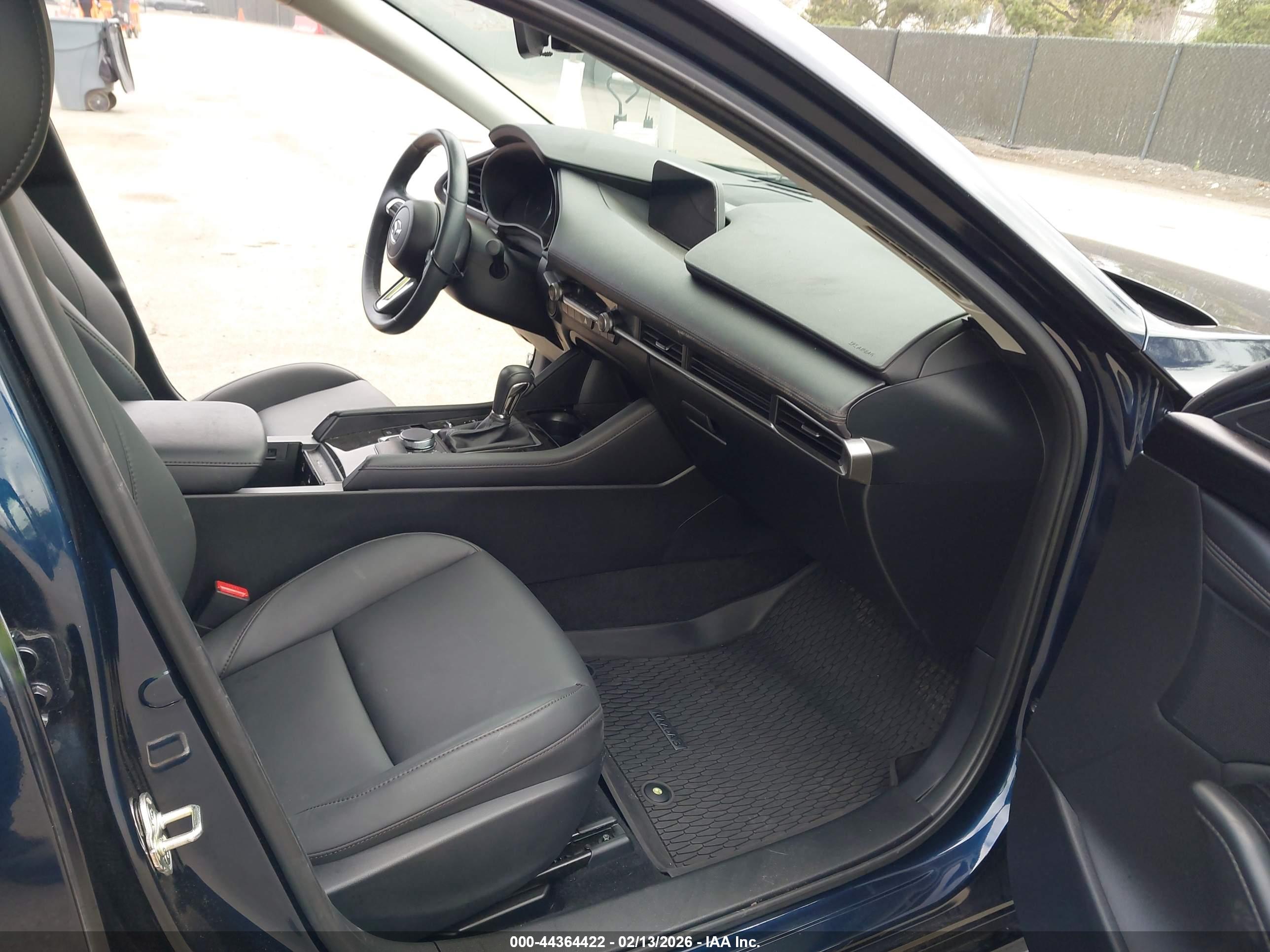 MAZDA MAZDA3 image 5
