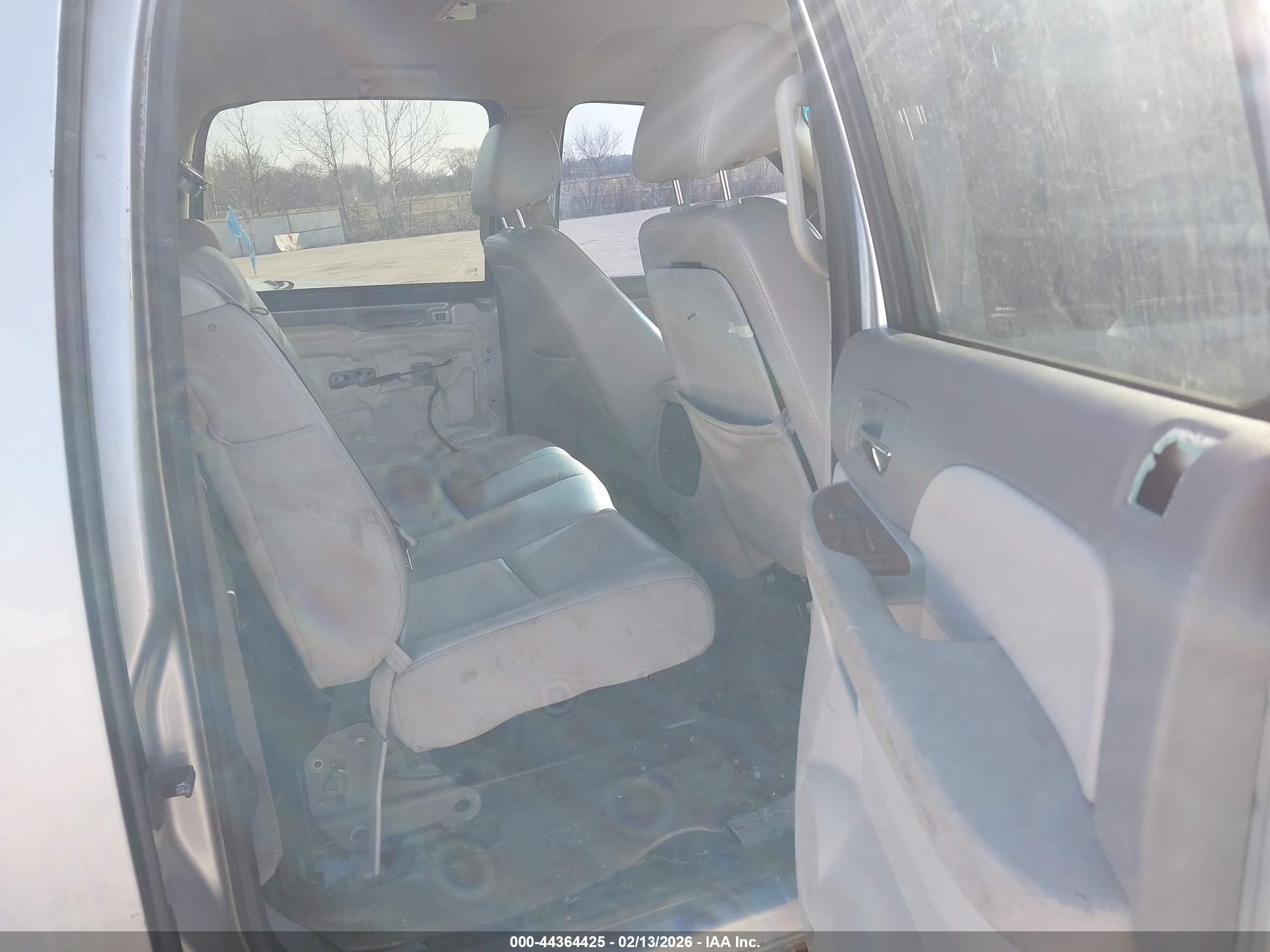 CHEVROLET AVALANCHE image 8