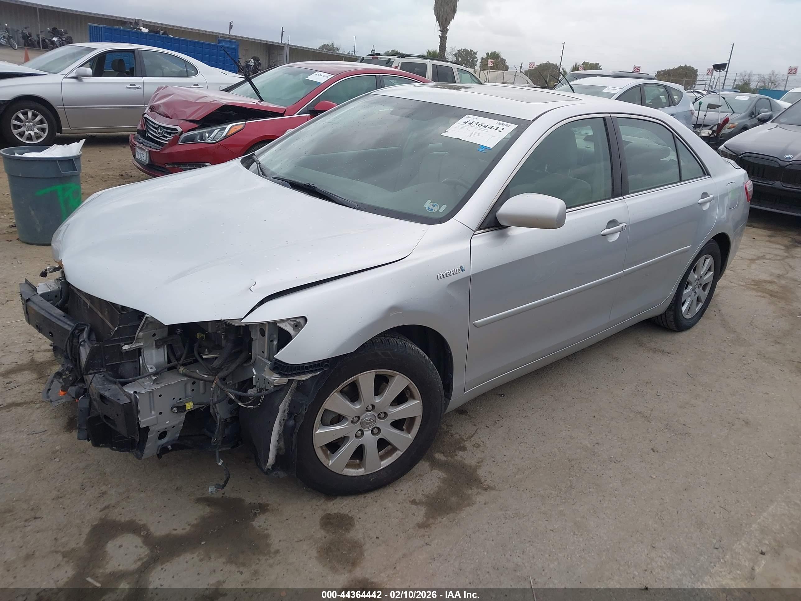 TOYOTA CAMRY image 2