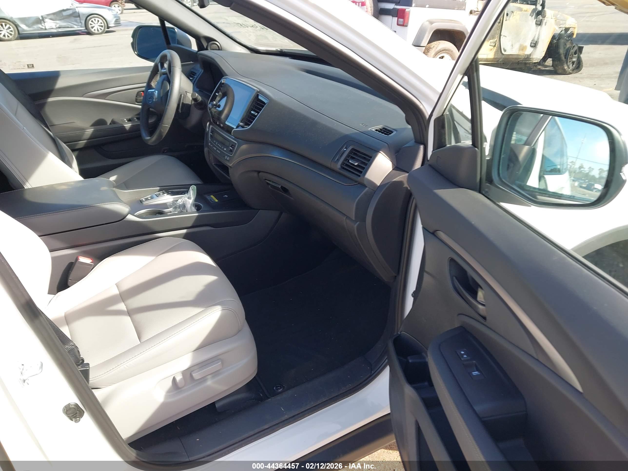 HONDA PASSPORT image 5