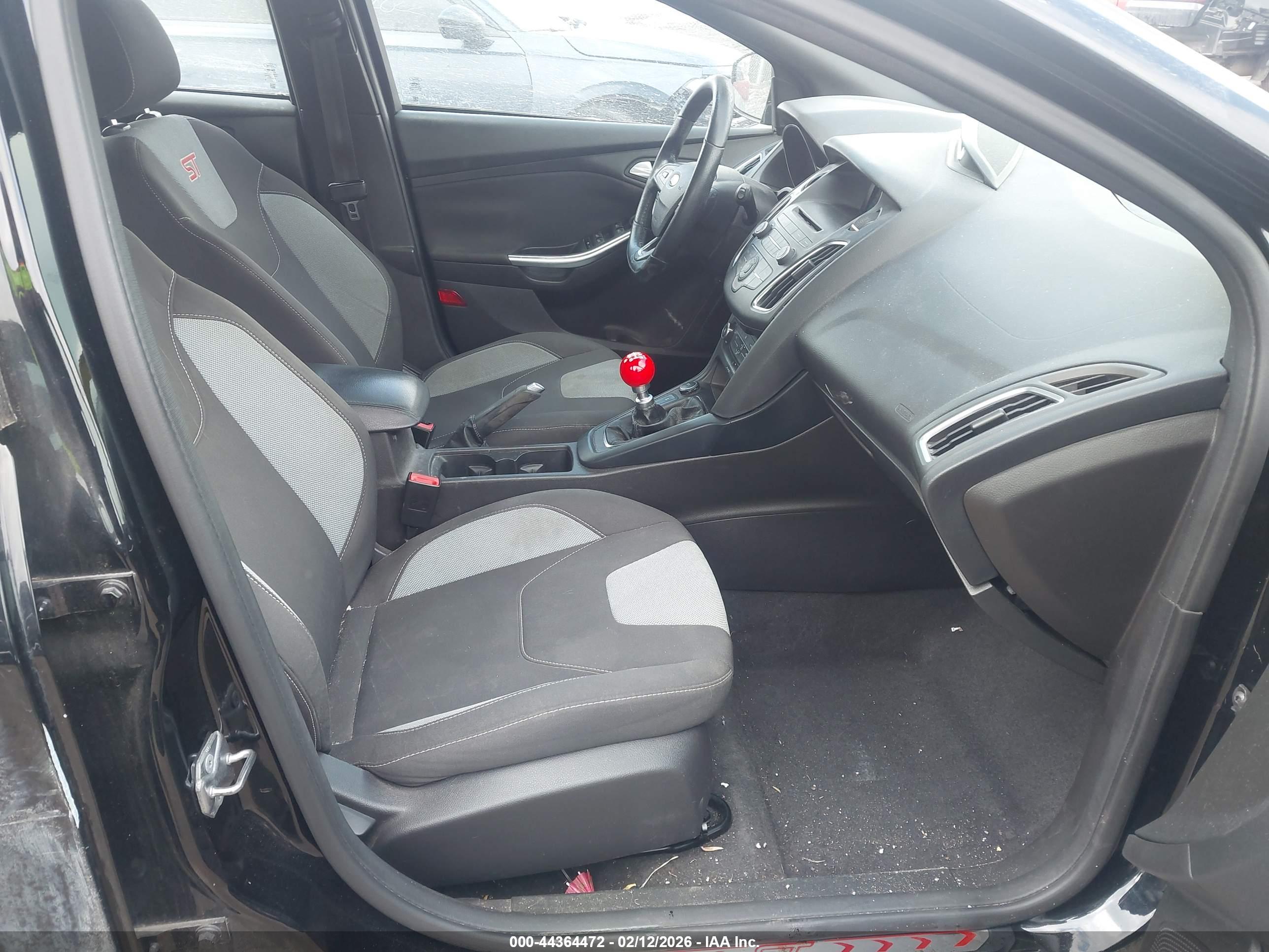 FORD FOCUS image 5