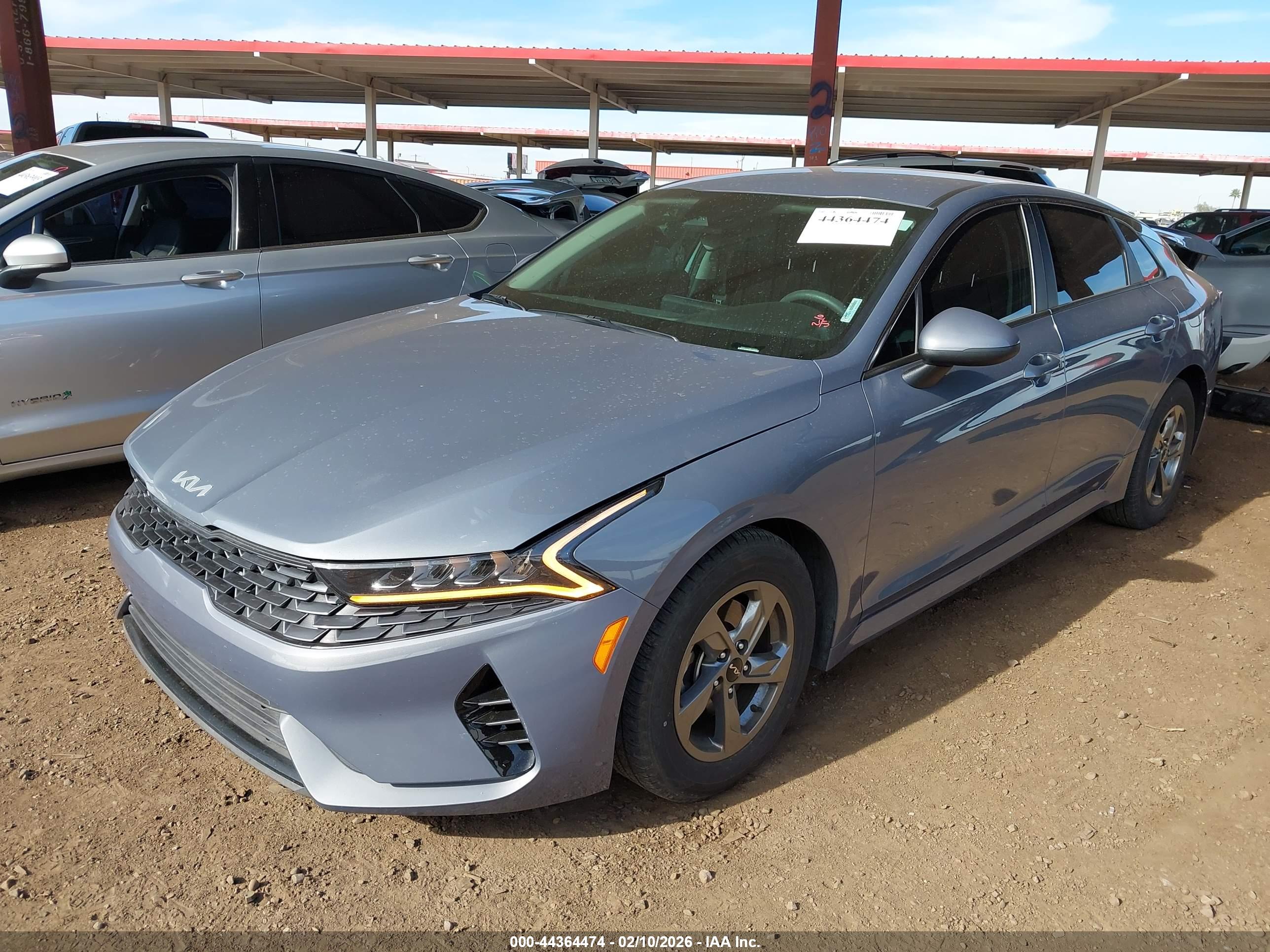 KIA K5 image 2