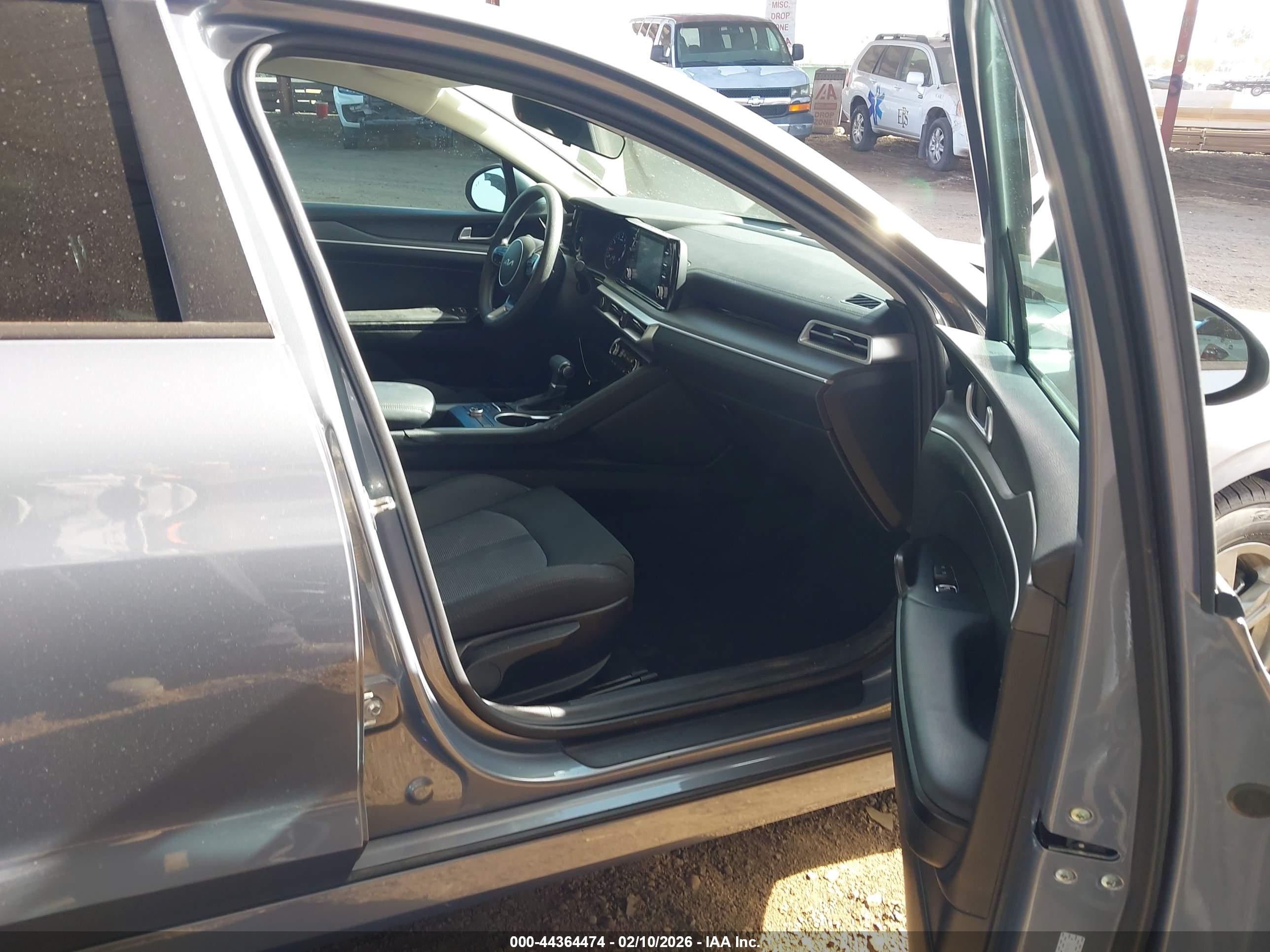 KIA K5 image 5