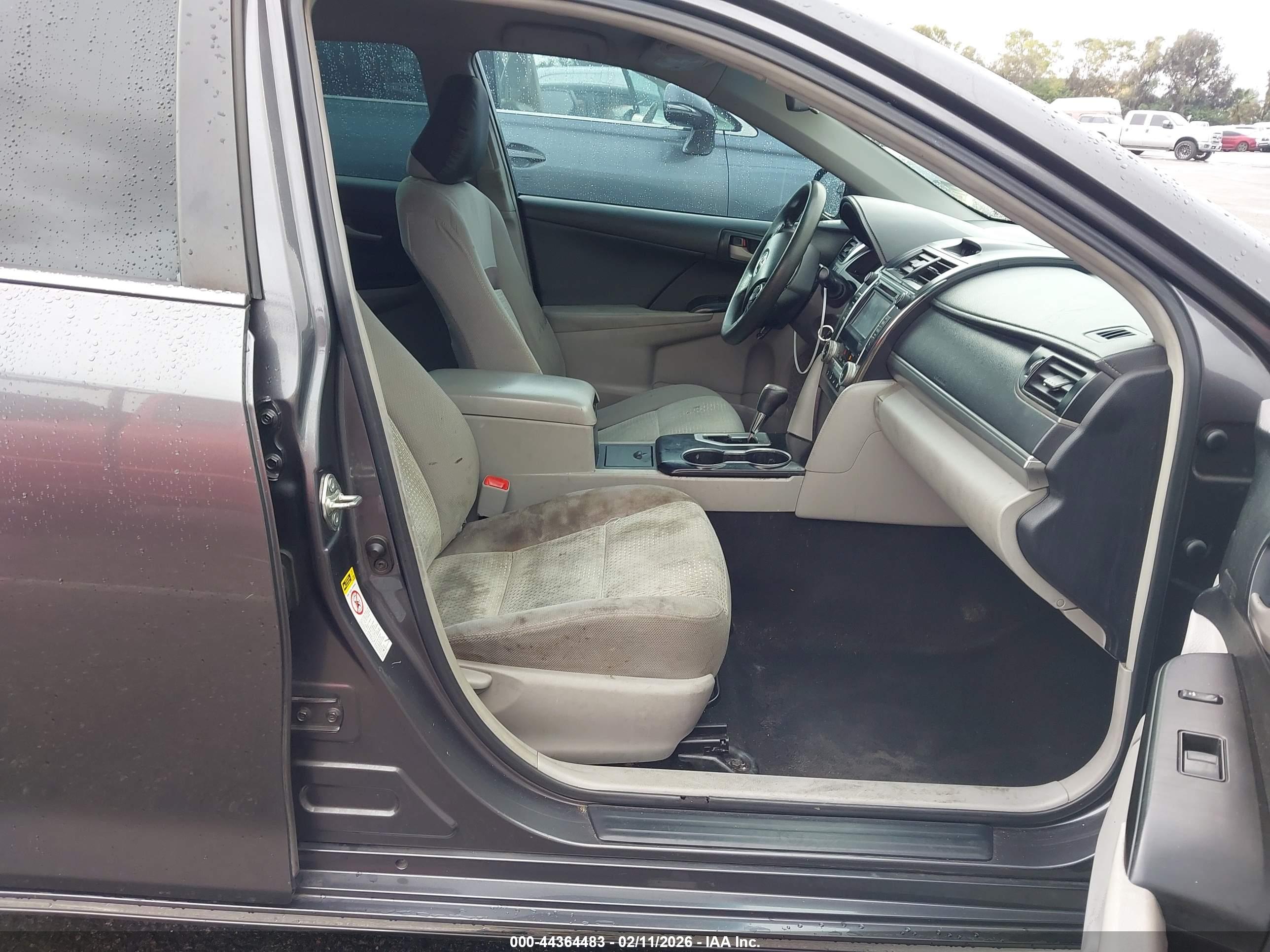 TOYOTA CAMRY image 5