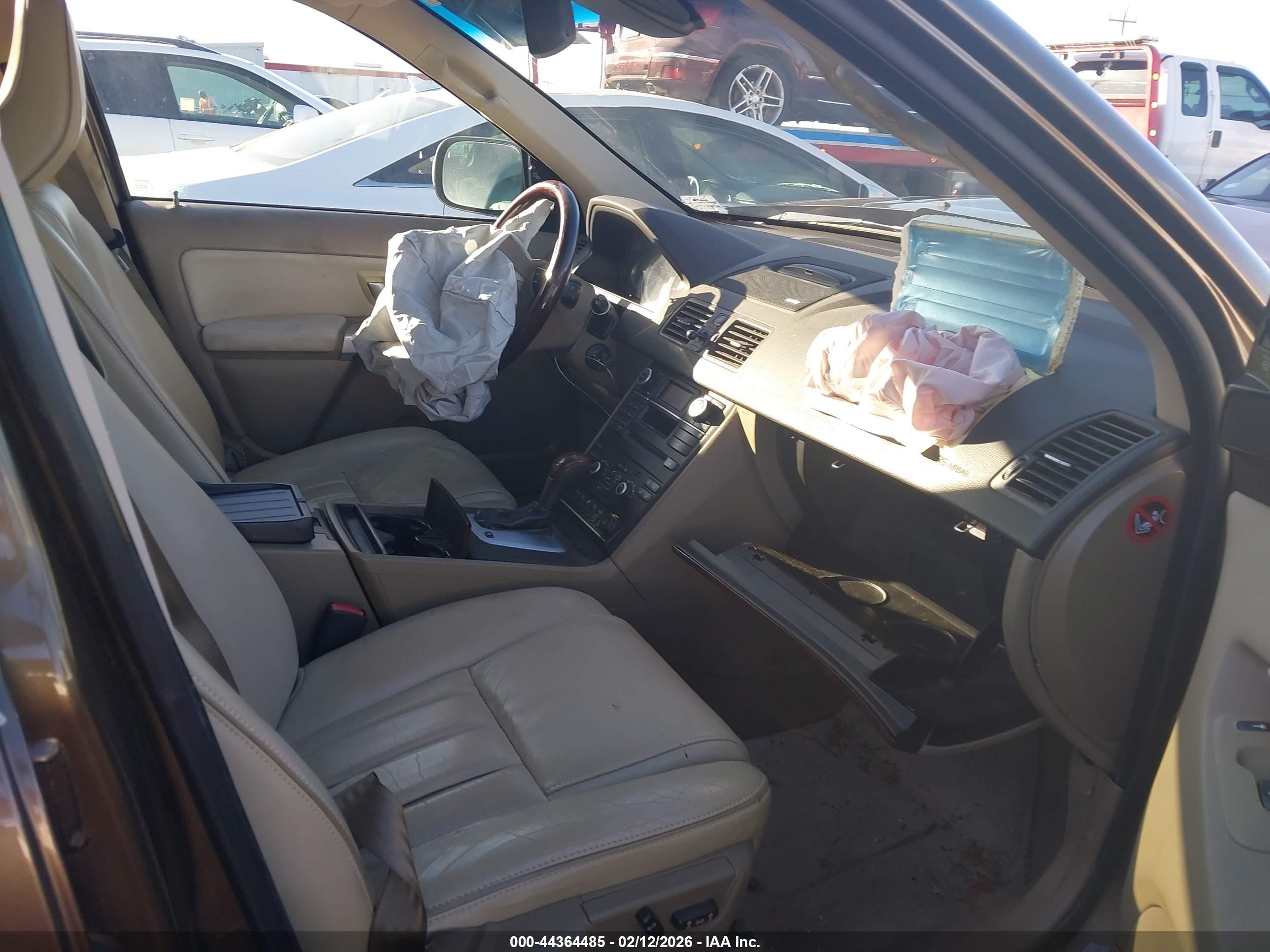 VOLVO XC90 image 5