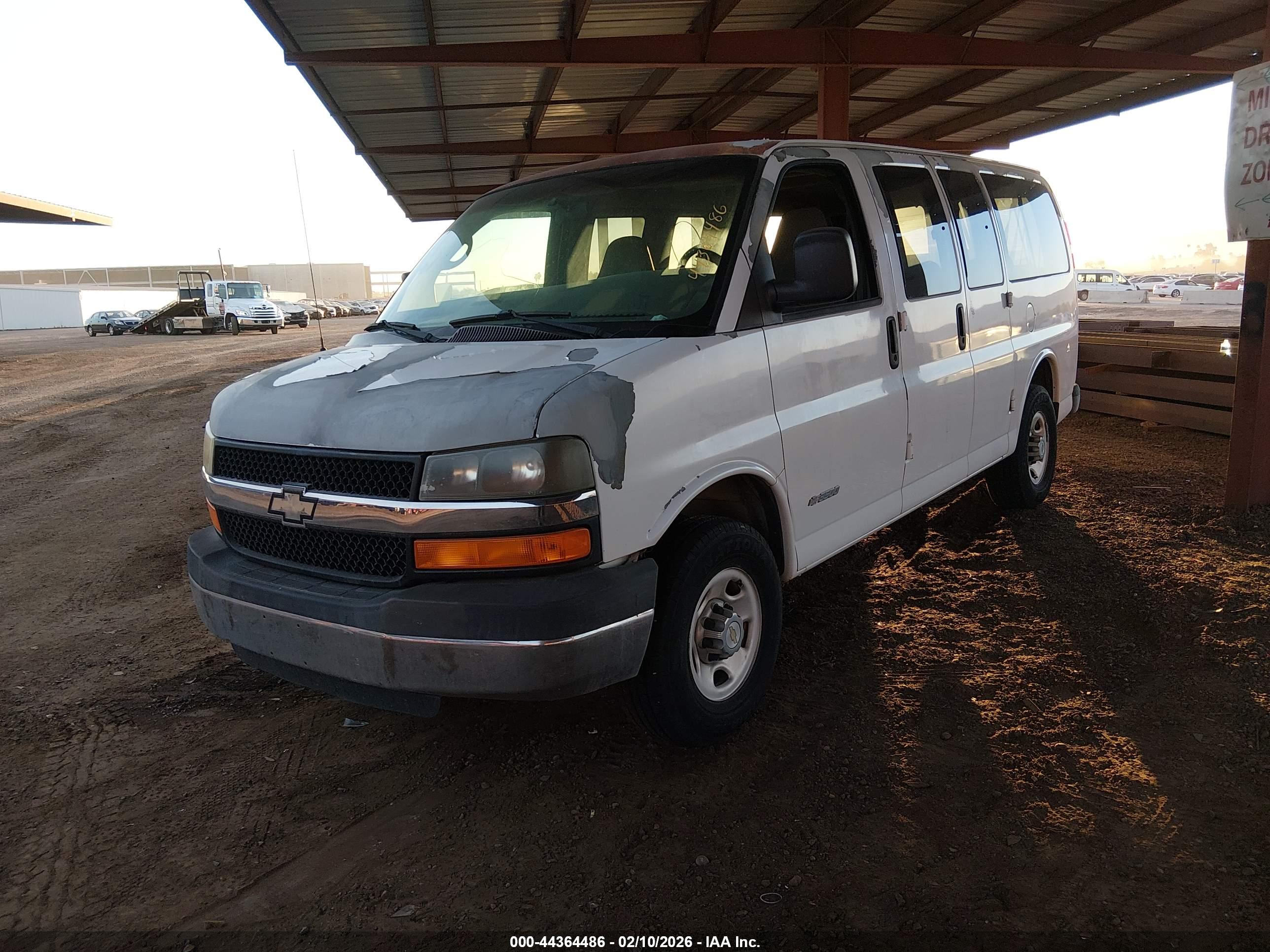 CHEVROLET EXPRESS image 2