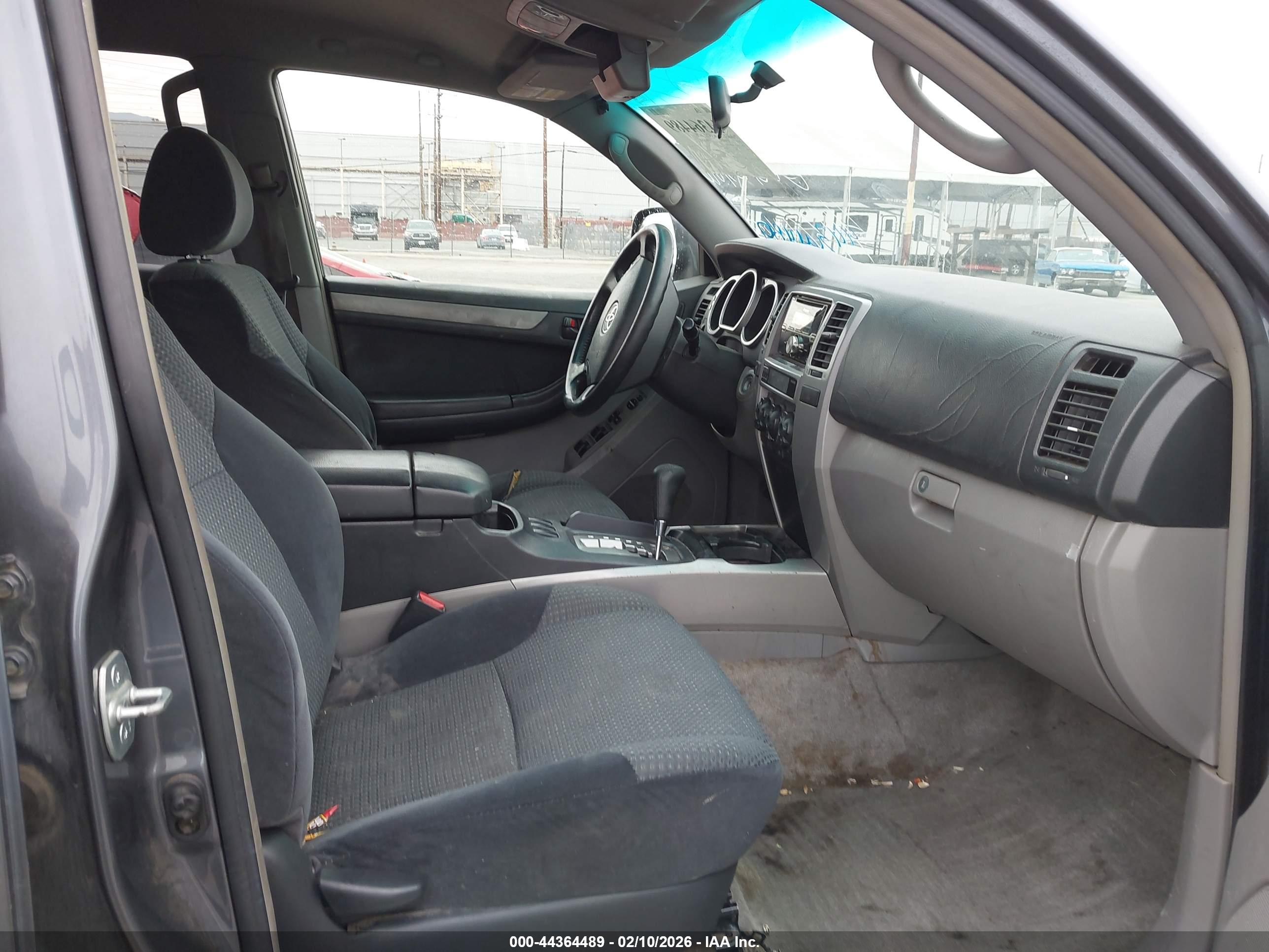TOYOTA 4RUNNER image 5